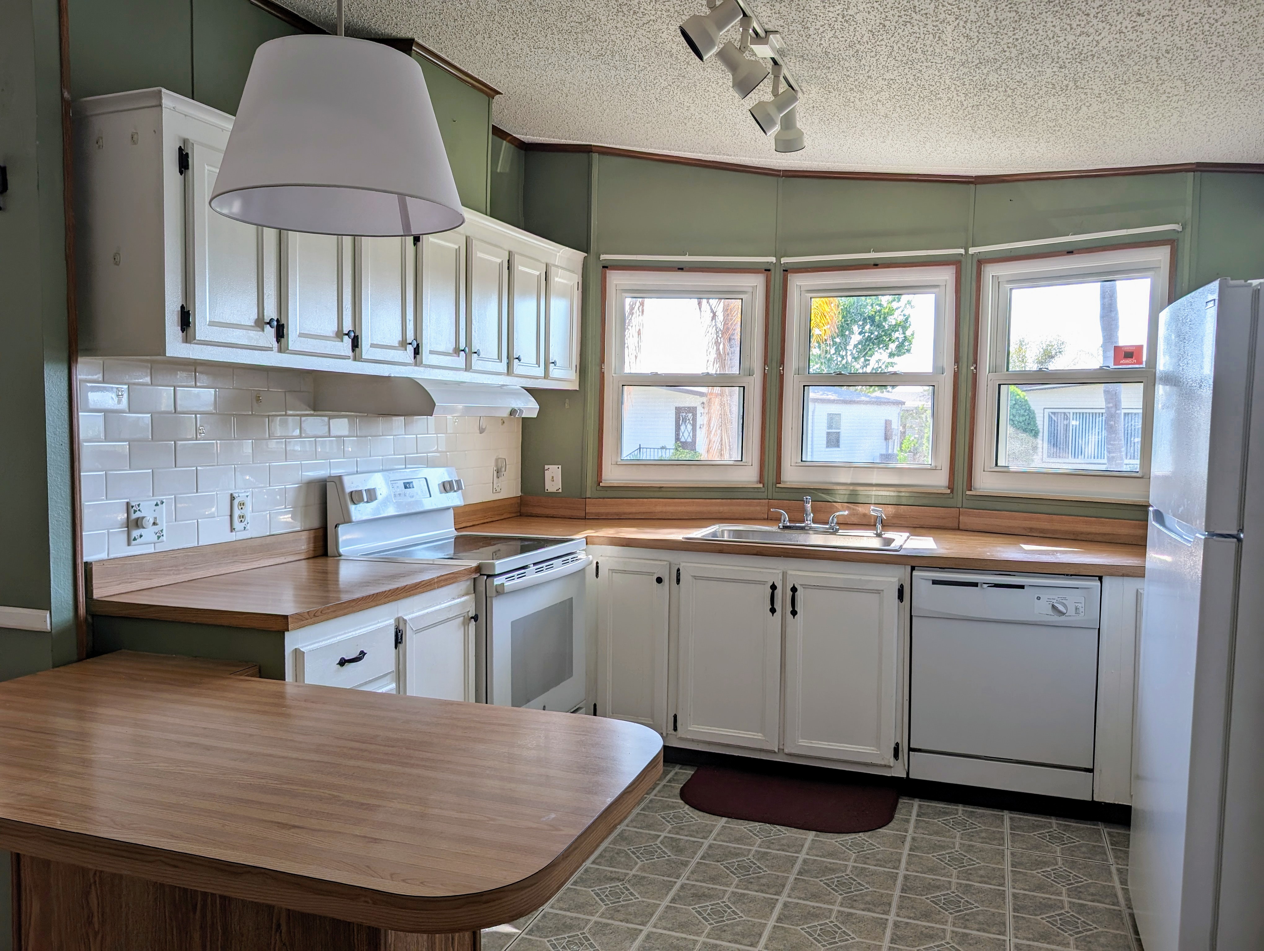 319 Bougainvillea Circle, Parrish, Florida 34219, 2 Bedrooms Bedrooms, ,2 BathroomsBathrooms,55-Plus Mobile Home,For Sale,Bougainvillea Circle,2162