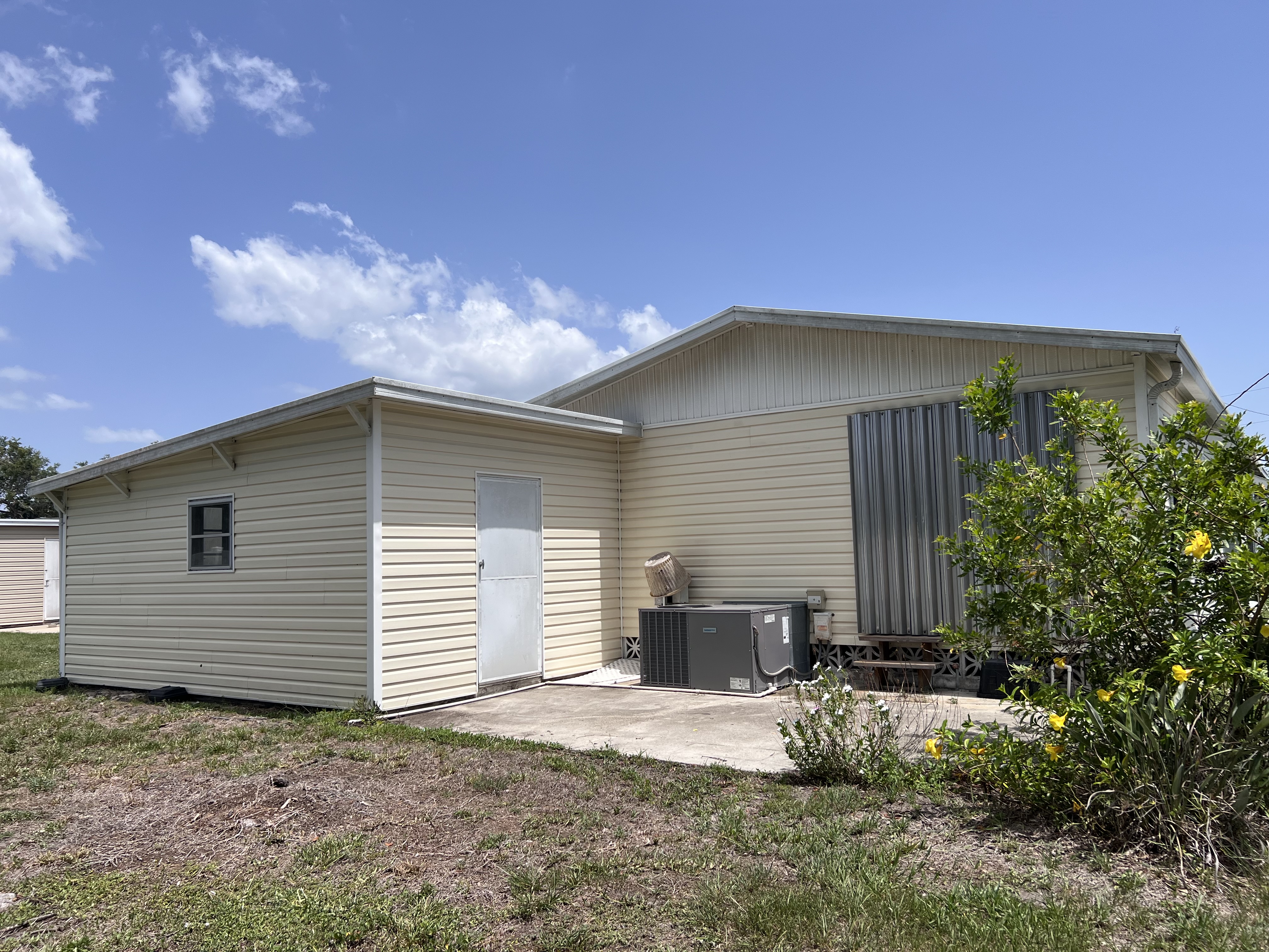6515 15th St E, Lot L21, Sarasota, Florida 34243, 2 Bedrooms Bedrooms, ,2 BathroomsBathrooms,55-Plus Mobile Home,For Sale,15th St E, Lot L21,2787
