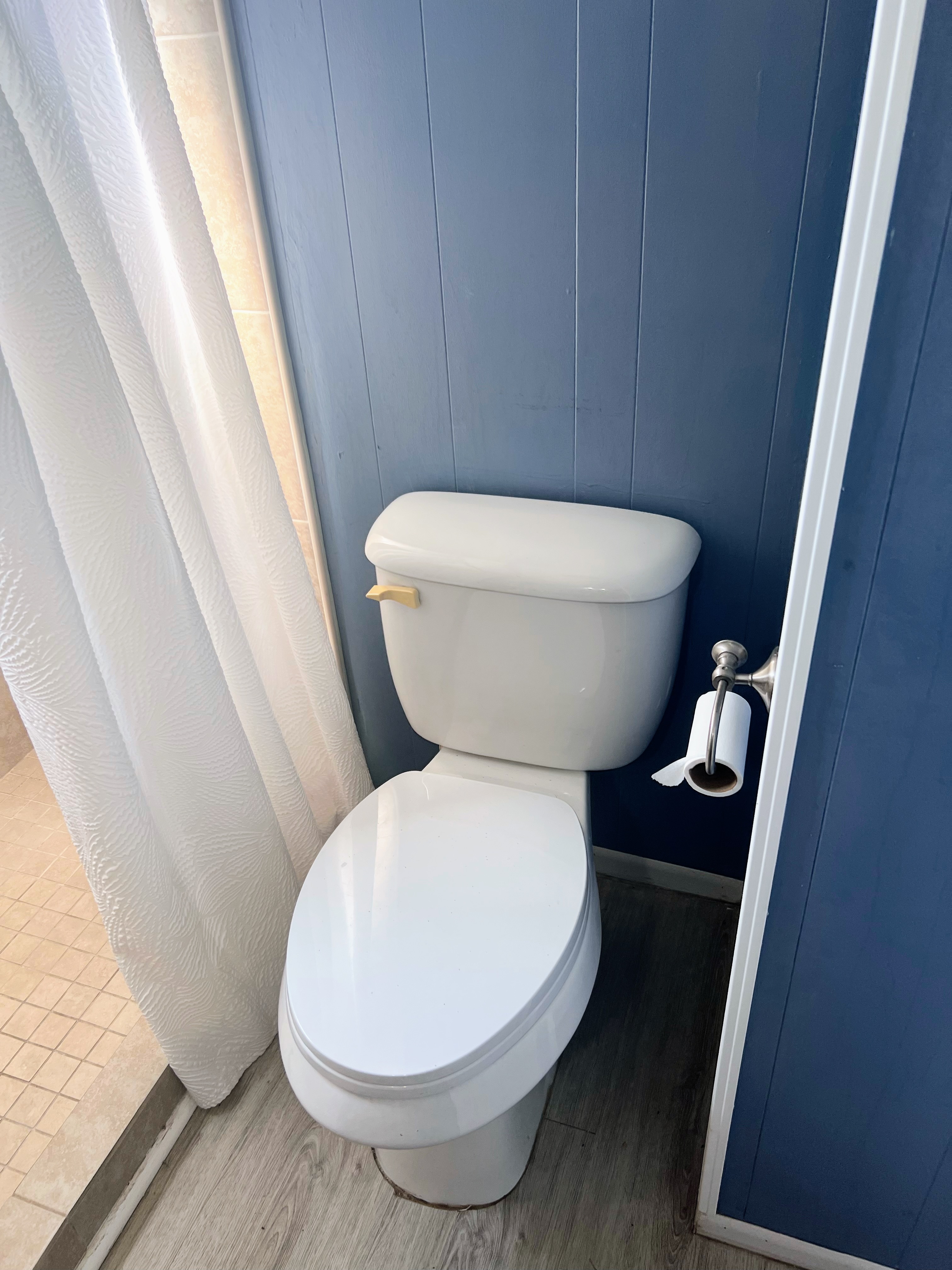 3901 Bahia Vista St, Lot 224, Sarasota, Florida 34234, 2 Bedrooms Bedrooms, ,1.5 BathroomsBathrooms,55-Plus Mobile Home,For Sale,Bahia Vista St, Lot 224,3227