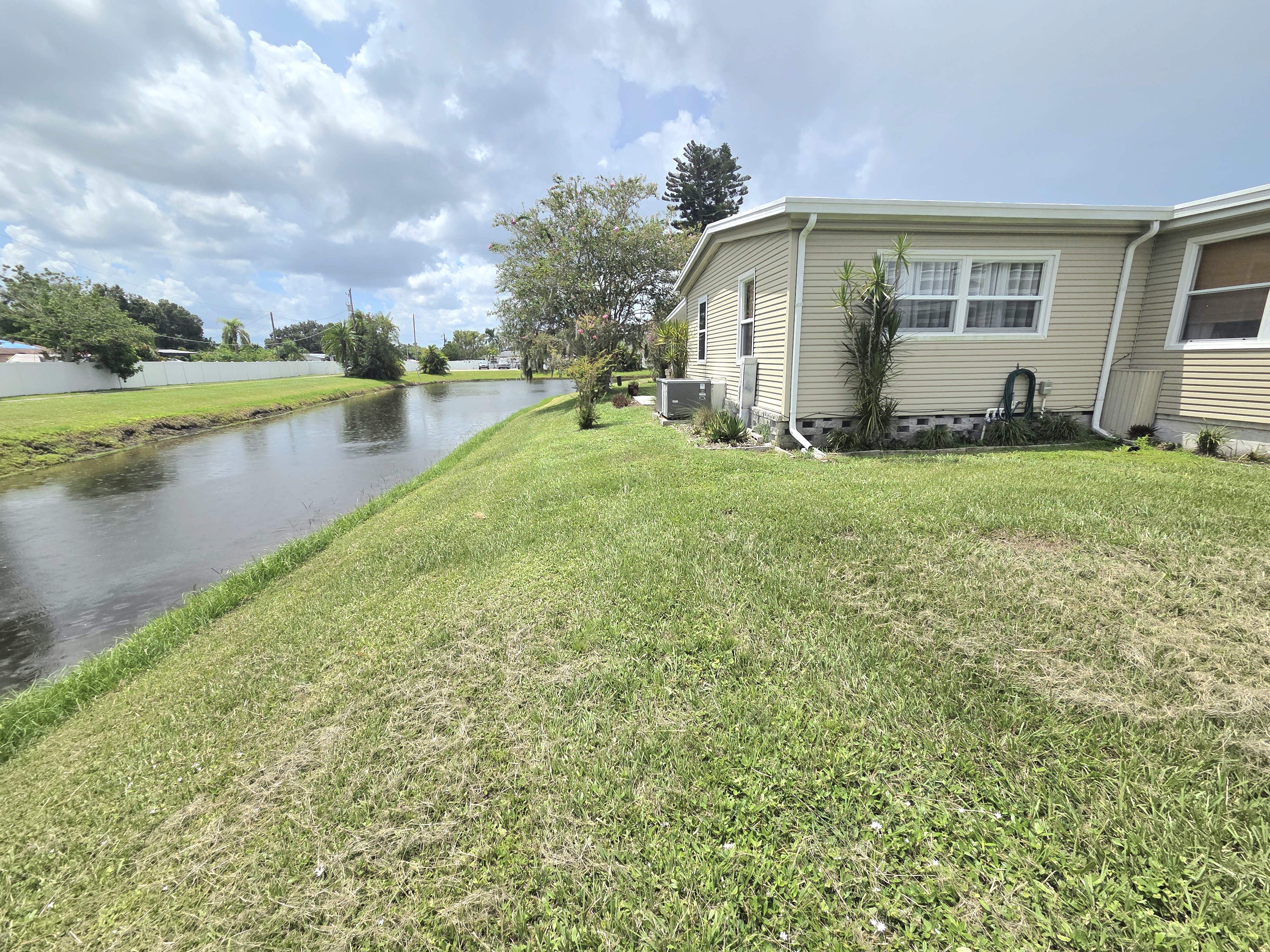 566 Montego Lane South, Ellenton, Florida 34222, 2 Bedrooms Bedrooms, ,2 BathroomsBathrooms,55-Plus Mobile Home,For Sale,Montego Lane South,3238