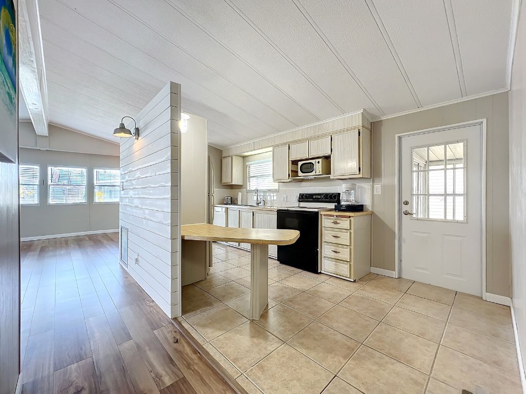 508 44th Avenue East, Lot K8, Bradenton, Florida 34203, 2 Bedrooms Bedrooms, ,2 BathroomsBathrooms,55-Plus Mobile Home,For Sale,44th Avenue East, Lot K8,3405