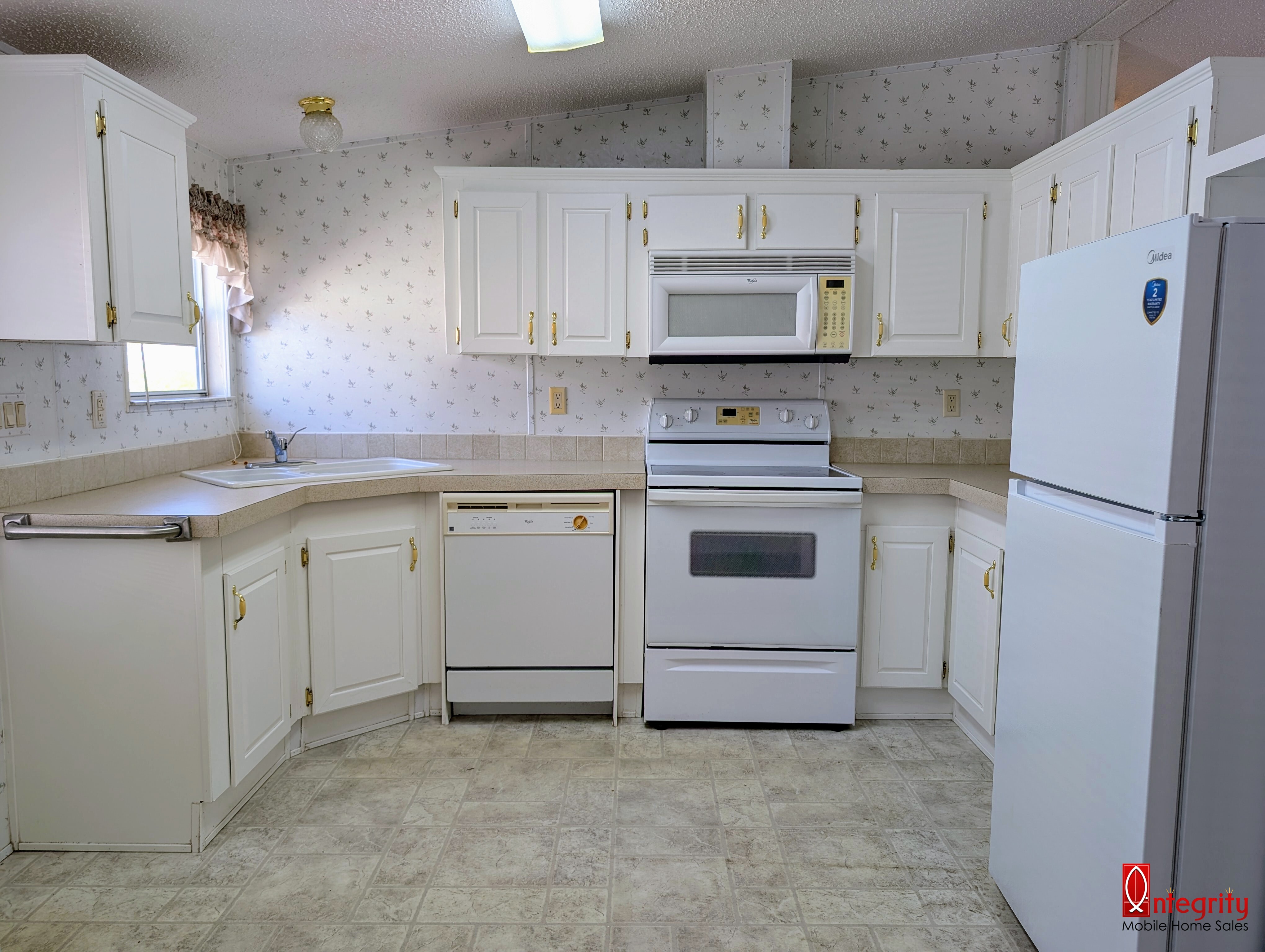 230 57th Ct E, Palmetto, Florida 34221, 2 Bedrooms Bedrooms, ,2 BathroomsBathrooms,55-Plus Mobile Home,For Sale,57th Ct E,3409