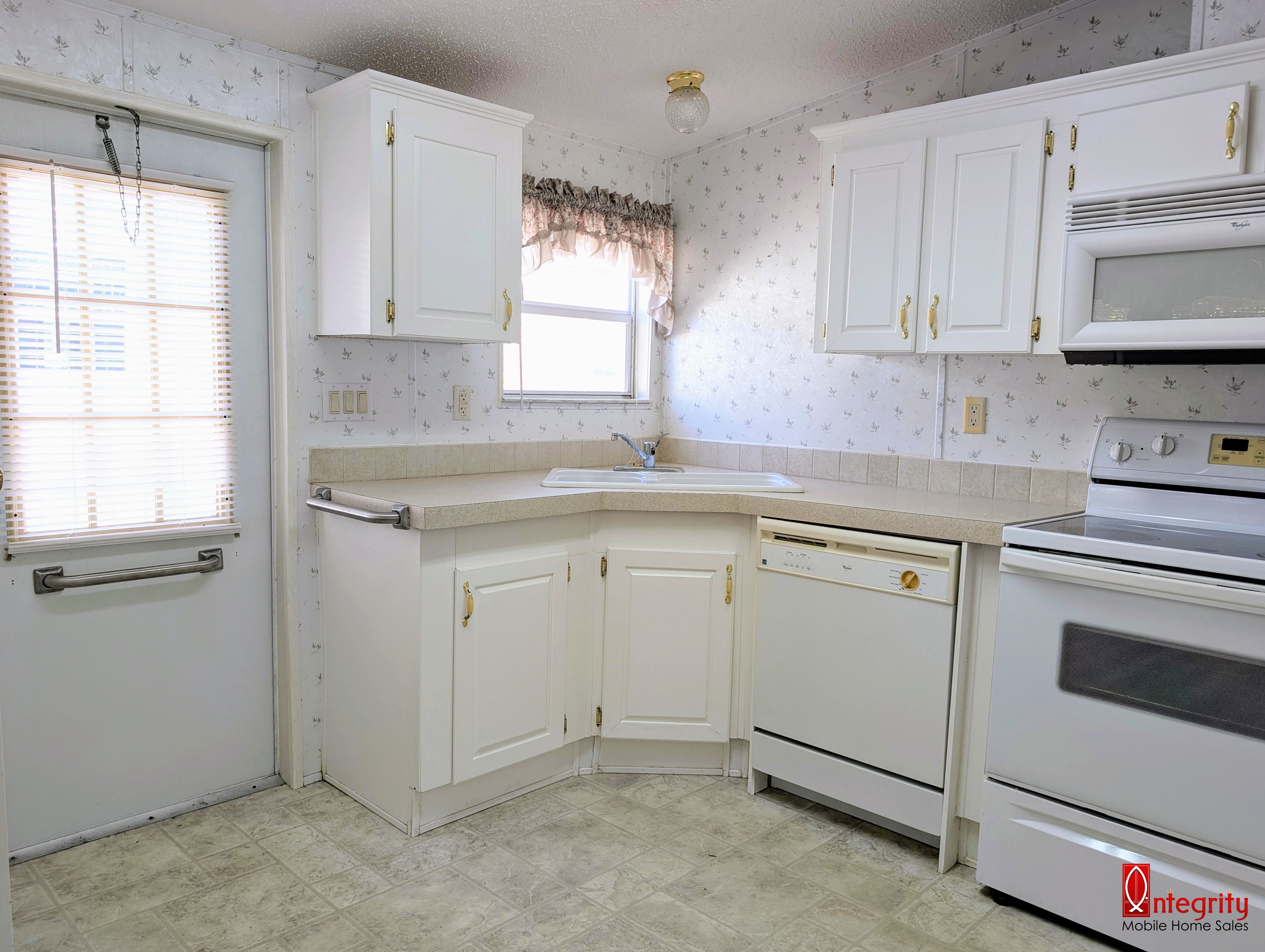 230 57th Ct E, Palmetto, Florida 34221, 2 Bedrooms Bedrooms, ,2 BathroomsBathrooms,55-Plus Mobile Home,For Sale,57th Ct E,3409