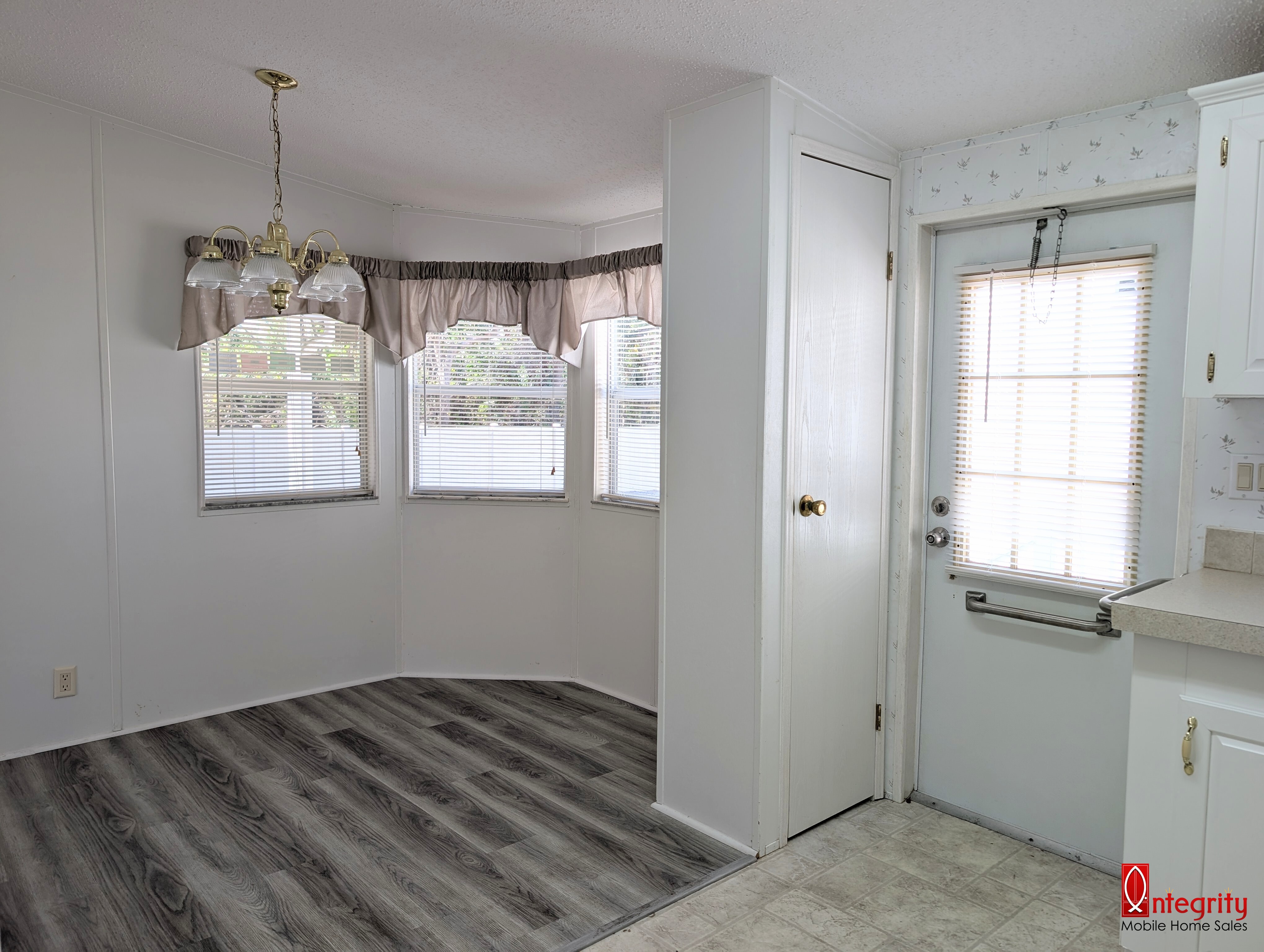 230 57th Ct E, Palmetto, Florida 34221, 2 Bedrooms Bedrooms, ,2 BathroomsBathrooms,55-Plus Mobile Home,For Sale,57th Ct E,3409
