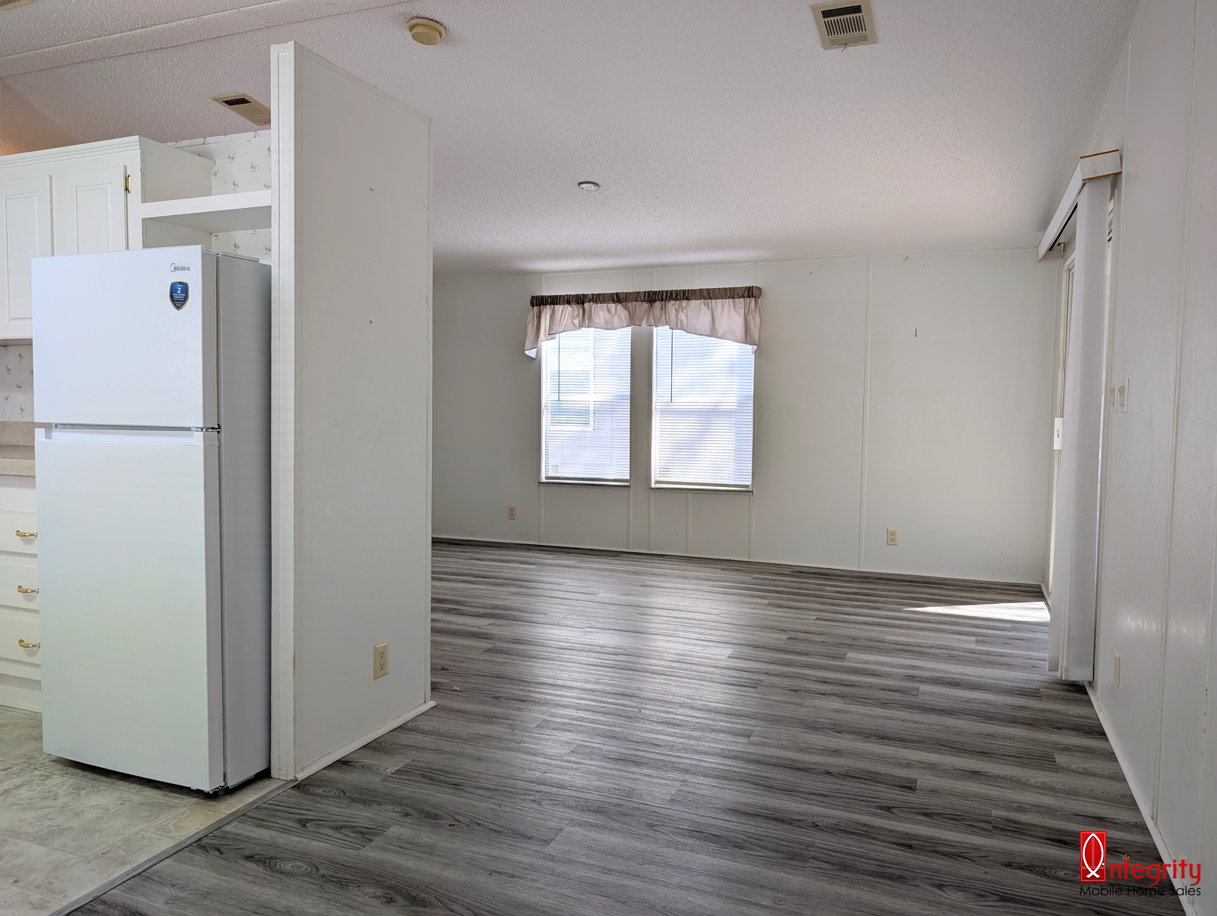 230 57th Ct E, Palmetto, Florida 34221, 2 Bedrooms Bedrooms, ,2 BathroomsBathrooms,55-Plus Mobile Home,For Sale,57th Ct E,3409