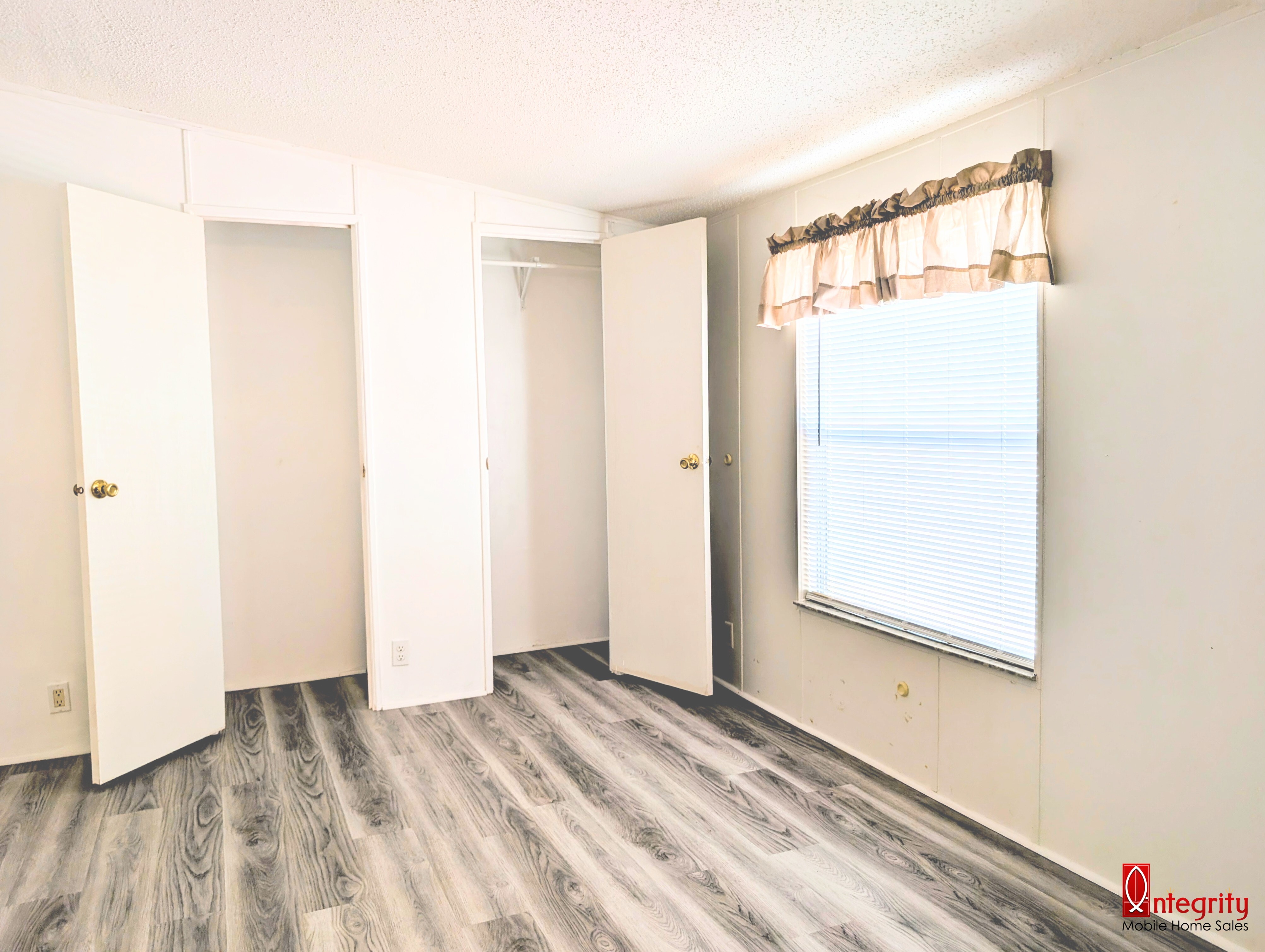 230 57th Ct E, Palmetto, Florida 34221, 2 Bedrooms Bedrooms, ,2 BathroomsBathrooms,55-Plus Mobile Home,For Sale,57th Ct E,3409