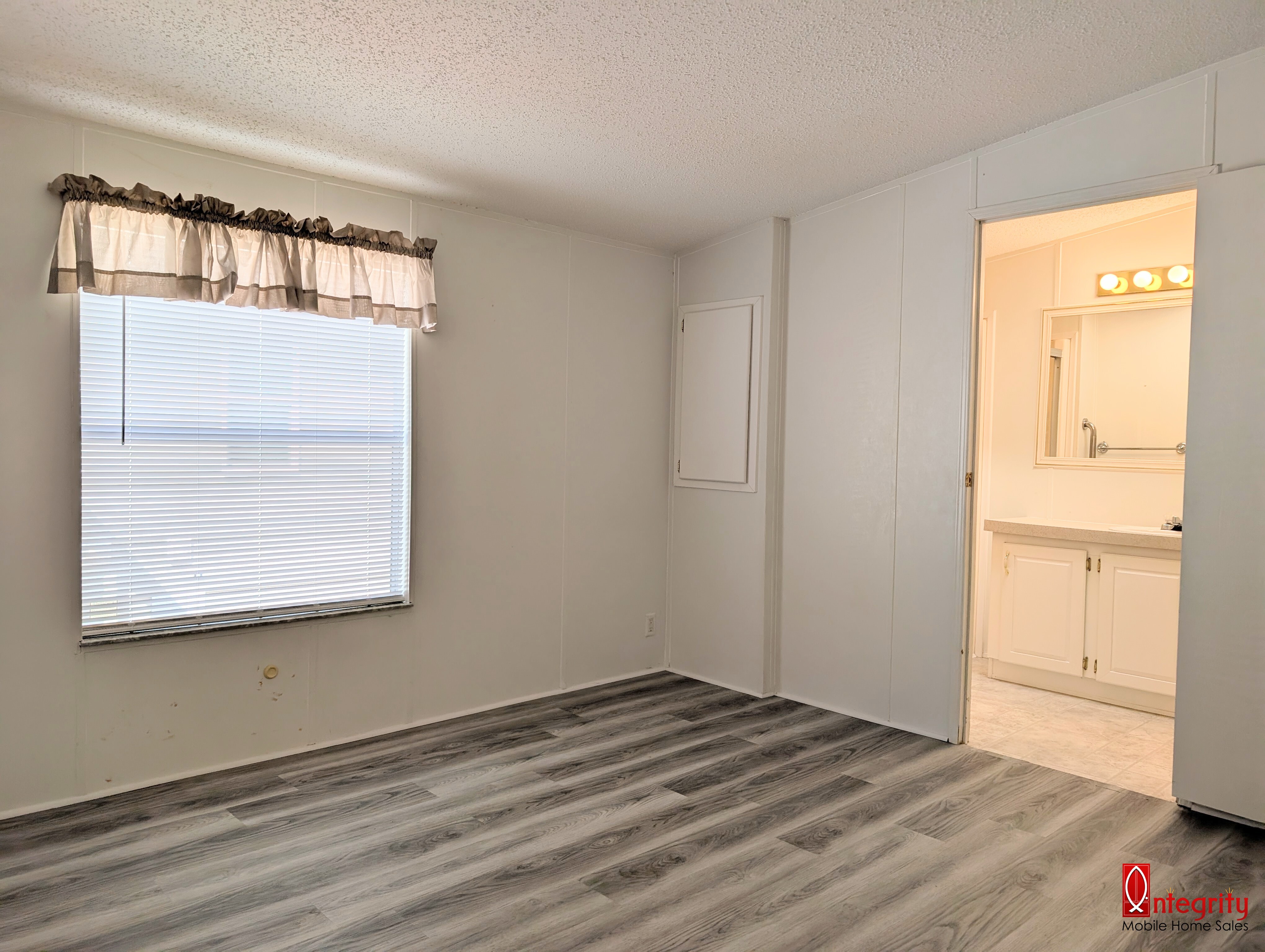 230 57th Ct E, Palmetto, Florida 34221, 2 Bedrooms Bedrooms, ,2 BathroomsBathrooms,55-Plus Mobile Home,For Sale,57th Ct E,3409