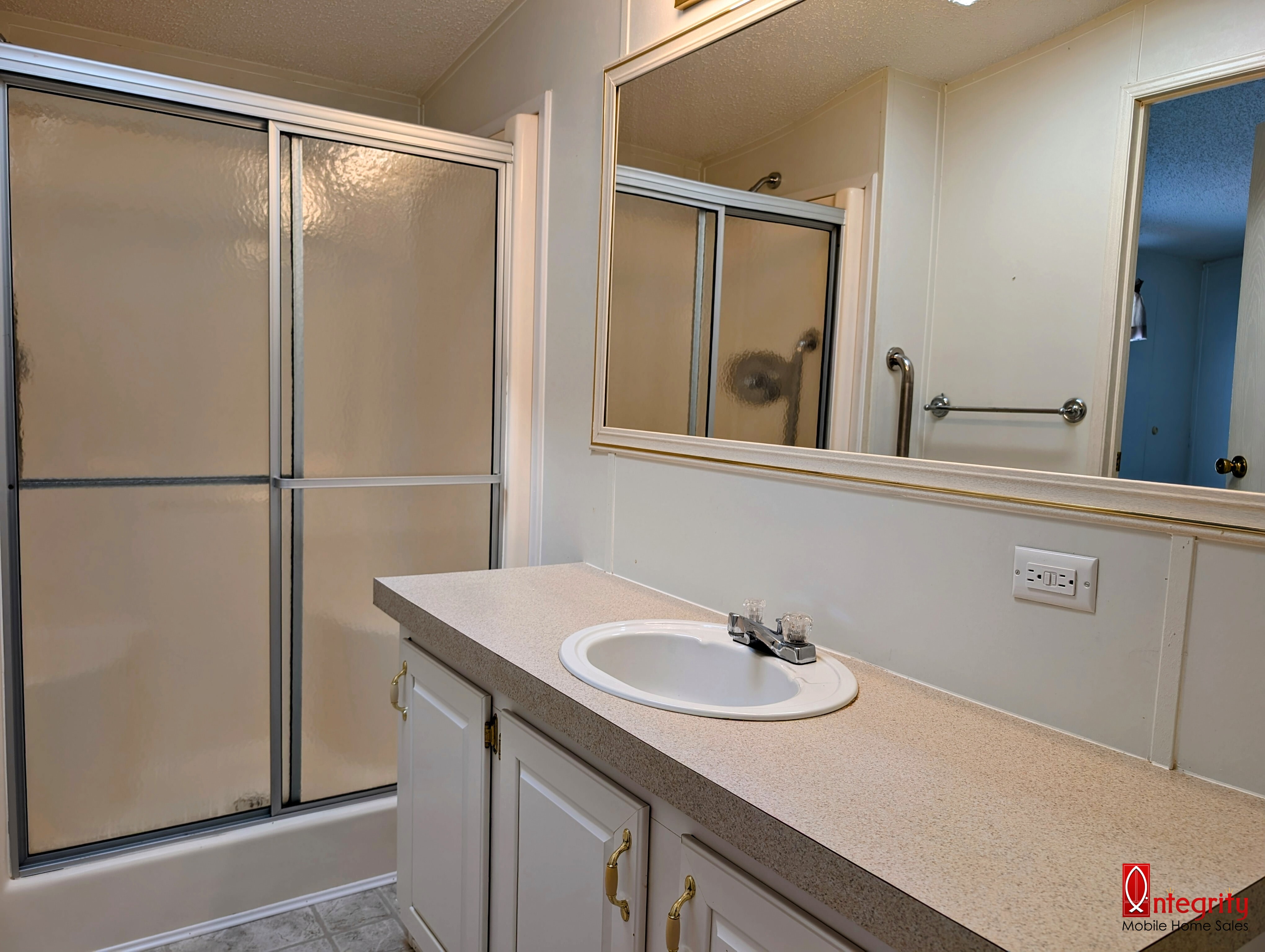 230 57th Ct E, Palmetto, Florida 34221, 2 Bedrooms Bedrooms, ,2 BathroomsBathrooms,55-Plus Mobile Home,For Sale,57th Ct E,3409