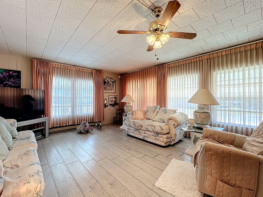 6315 Aloha Drive, Bradenton, Florida 34207, 2 Bedrooms Bedrooms, ,2 BathroomsBathrooms,55-Plus Mobile Home,For Sale,Aloha Drive,3417