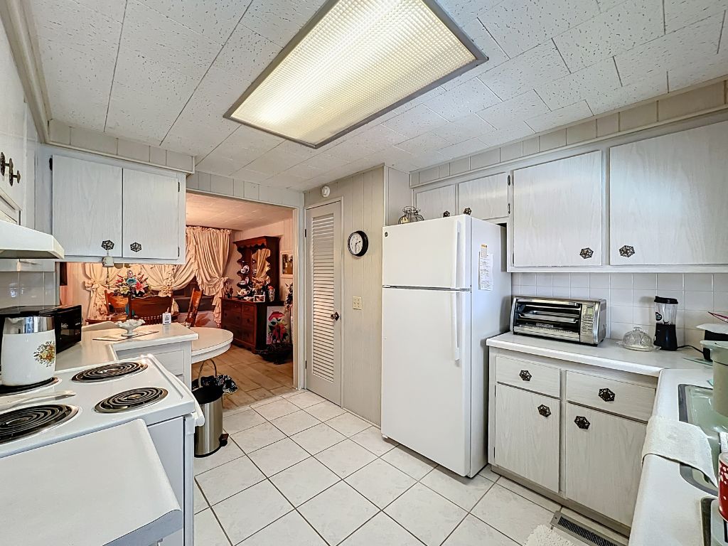 6315 Aloha Drive, Bradenton, Florida 34207, 2 Bedrooms Bedrooms, ,2 BathroomsBathrooms,55-Plus Mobile Home,For Sale,Aloha Drive,3417