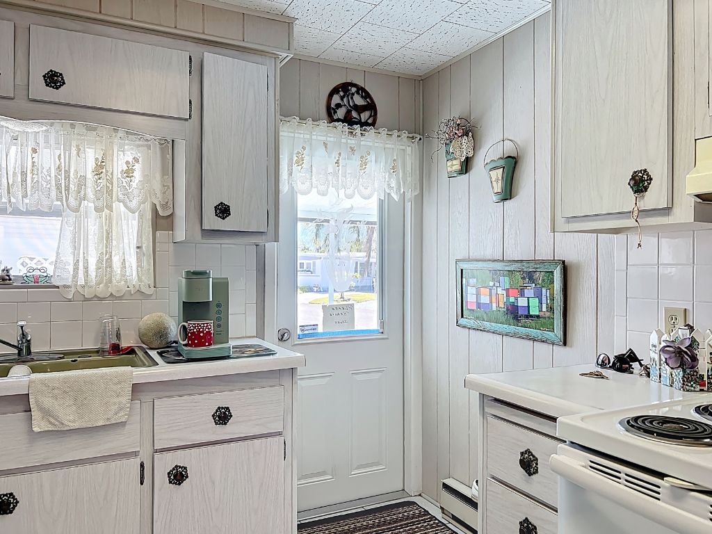 6315 Aloha Drive, Bradenton, Florida 34207, 2 Bedrooms Bedrooms, ,2 BathroomsBathrooms,55-Plus Mobile Home,For Sale,Aloha Drive,3417