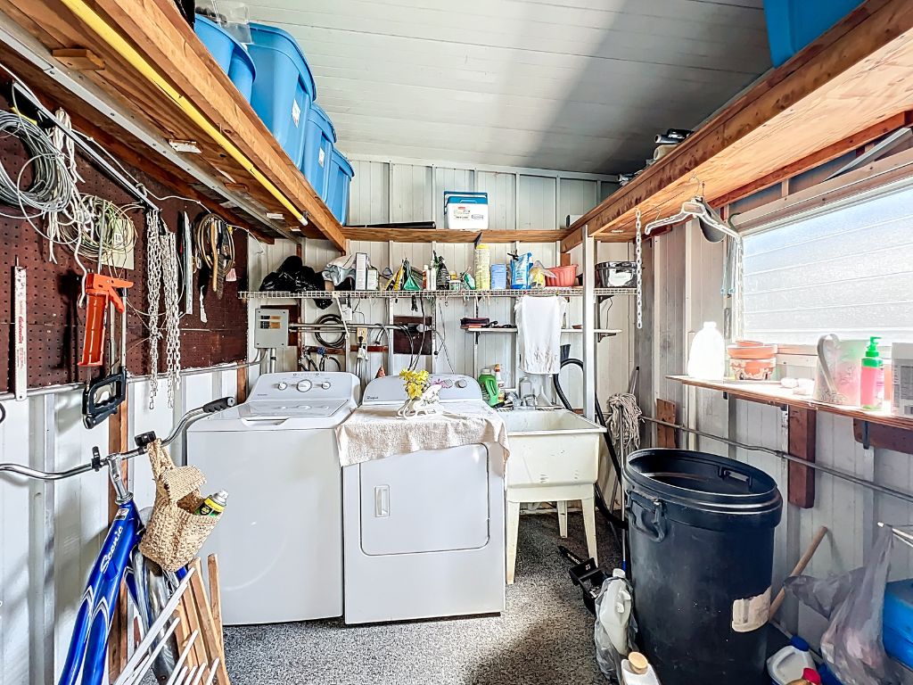 6315 Aloha Drive, Bradenton, Florida 34207, 2 Bedrooms Bedrooms, ,2 BathroomsBathrooms,55-Plus Mobile Home,For Sale,Aloha Drive,3417