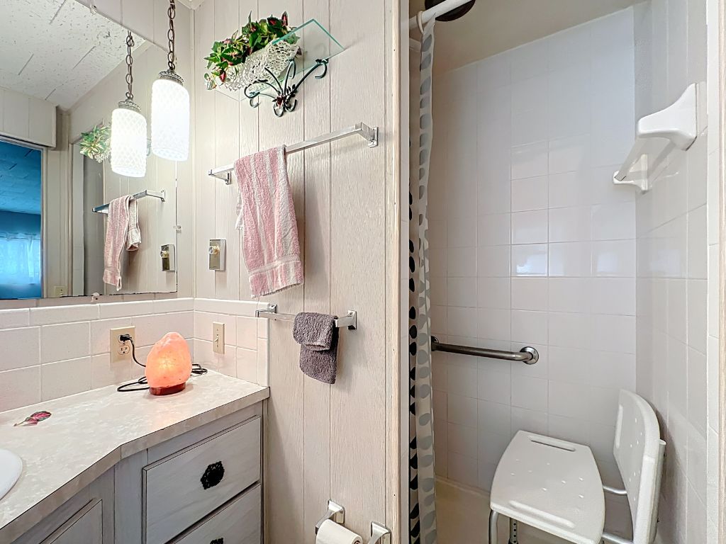 6315 Aloha Drive, Bradenton, Florida 34207, 2 Bedrooms Bedrooms, ,2 BathroomsBathrooms,55-Plus Mobile Home,For Sale,Aloha Drive,3417