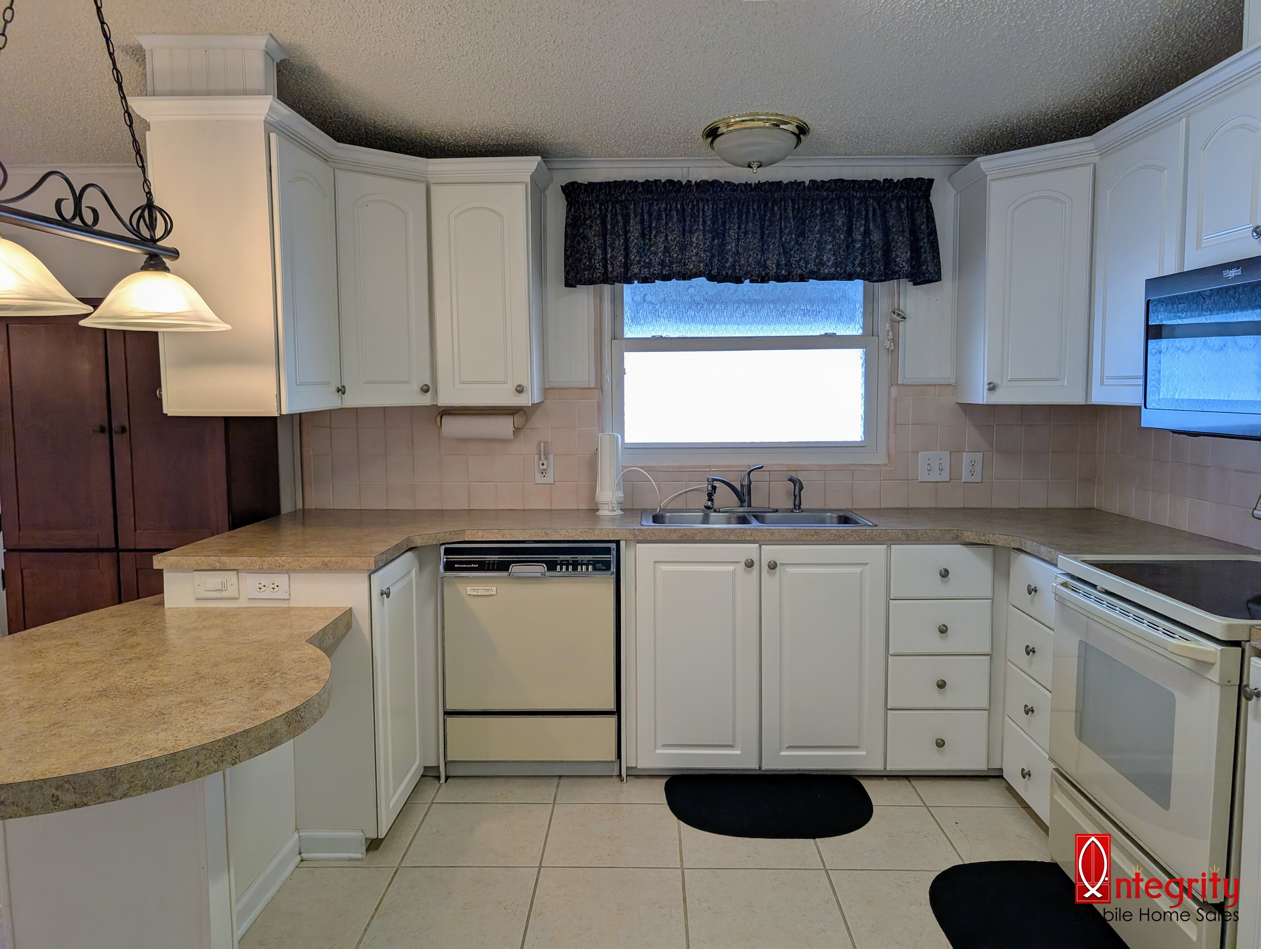 9720 Avalon Drive, Parrish, Florida 34219, 2 Bedrooms Bedrooms, ,2 BathroomsBathrooms,55-Plus Mobile Home,For Sale,Avalon Drive,3423