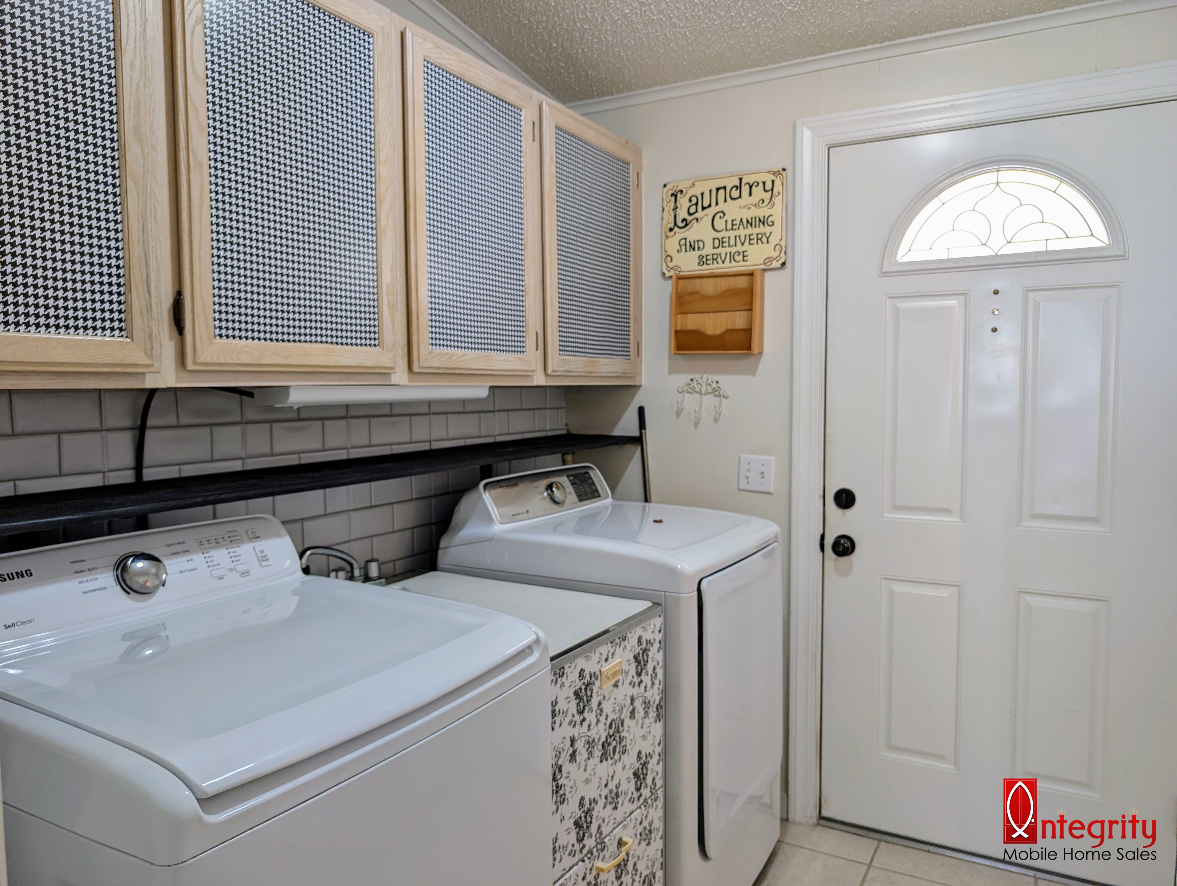 9720 Avalon Drive, Parrish, Florida 34219, 2 Bedrooms Bedrooms, ,2 BathroomsBathrooms,55-Plus Mobile Home,For Sale,Avalon Drive,3423