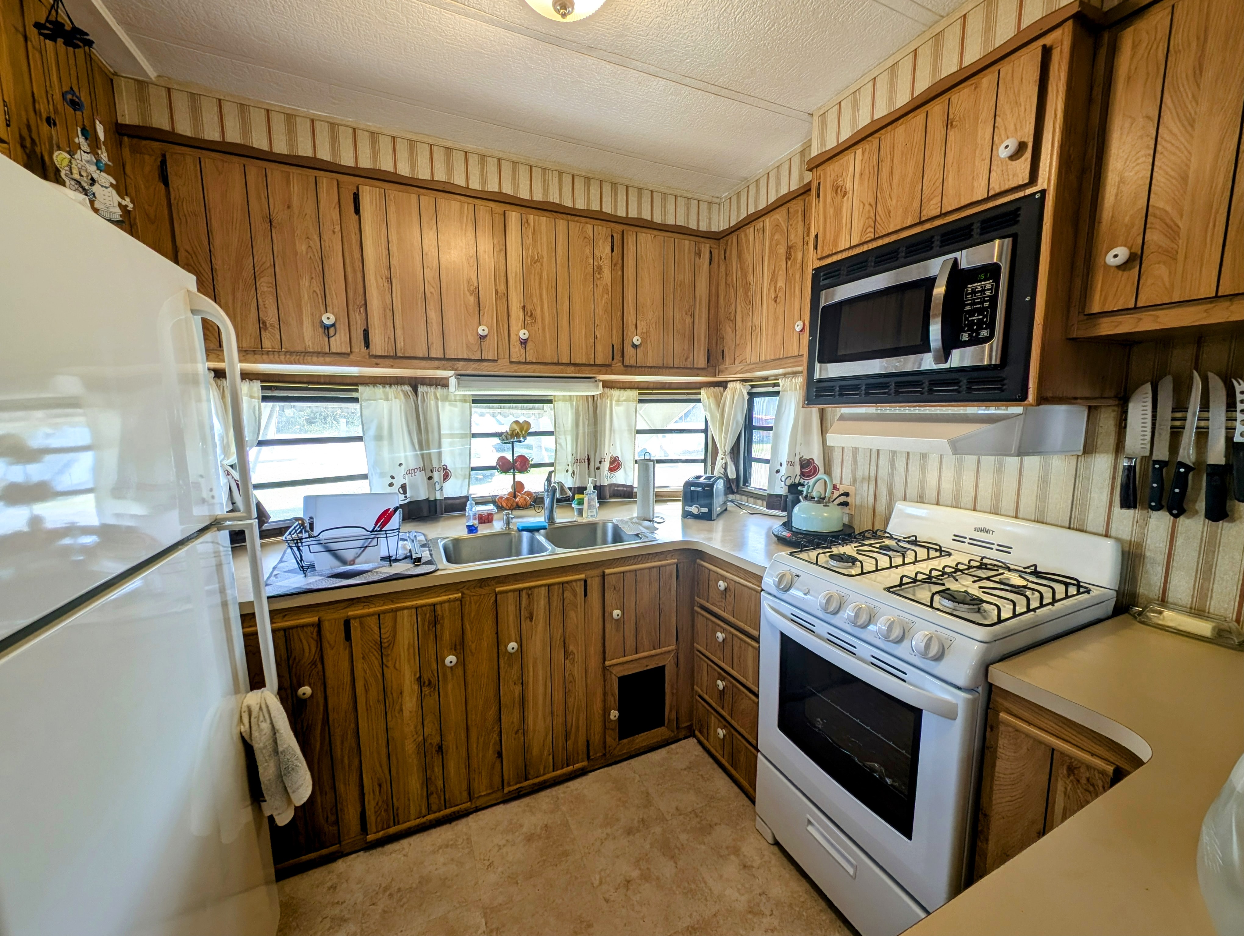 2206 Chaney Drive, Lot 239, Ruskin, Florida 33570, 1 Bedroom Bedrooms, ,1 BathroomBathrooms,55-Plus Mobile Home,For Sale,Chaney Drive, Lot 239,3452