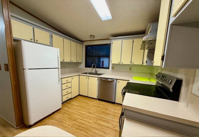 100 Hampton Road, Lot 61, Clearwater, Florida 33759, 2 Bedrooms Bedrooms, ,2 BathroomsBathrooms,55-Plus Mobile Home,For Sale,Hampton Road, Lot 61,3565