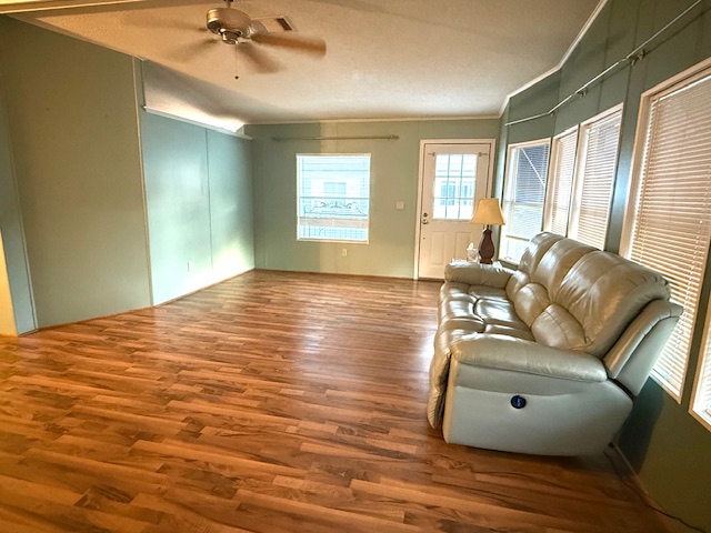 100 Hampton Road, Lot 218, Clearwater, Florida 33759, 2 Bedrooms Bedrooms, ,2 BathroomsBathrooms,55-Plus Mobile Home,For Sale,Hampton Road, Lot 218,3587