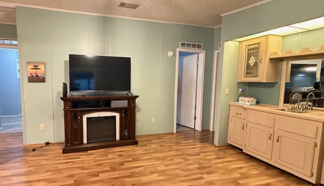 100 Hampton Road, Lot 218, Clearwater, Florida 33759, 2 Bedrooms Bedrooms, ,2 BathroomsBathrooms,55-Plus Mobile Home,For Sale,Hampton Road, Lot 218,3587