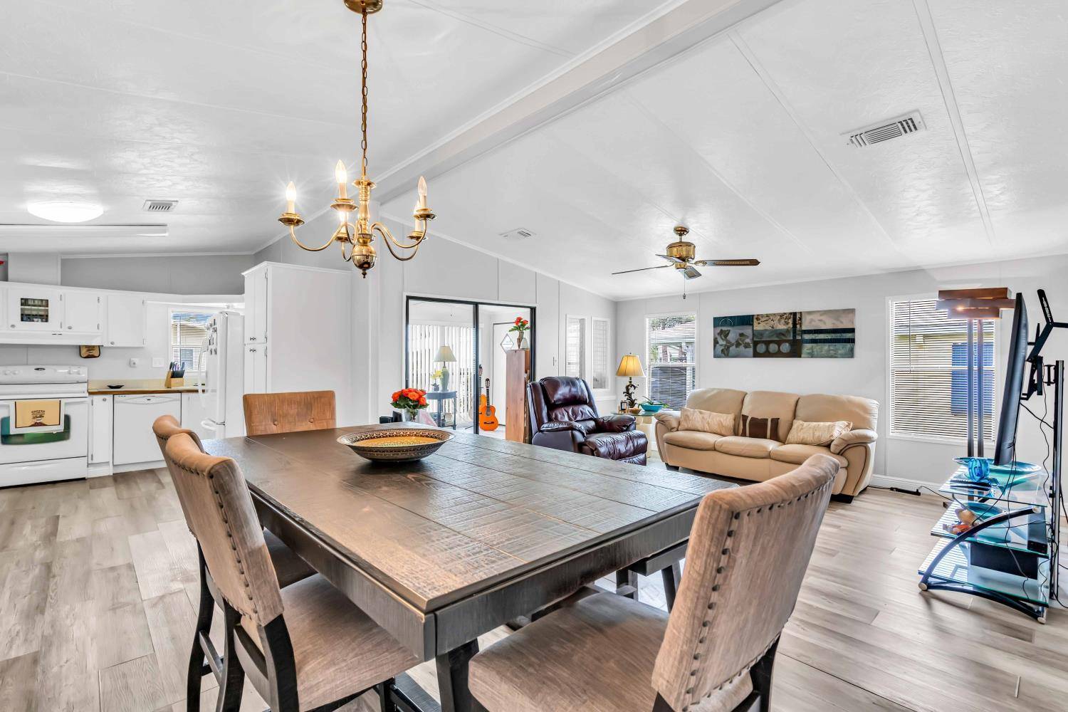 8203 Limetree Way, Ellenton, Florida 34222, 2 Bedrooms Bedrooms, ,2 BathroomsBathrooms,55-Plus Mobile Home,For Sale,Limetree Way,3593