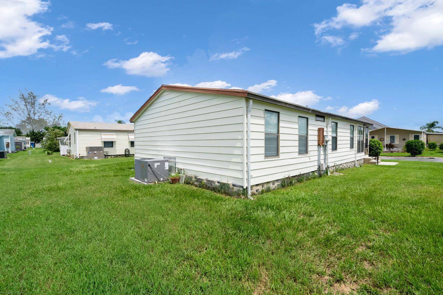 8203 Limetree Way, Ellenton, Florida 34222, 2 Bedrooms Bedrooms, ,2 BathroomsBathrooms,55-Plus Mobile Home,For Sale,Limetree Way,3593