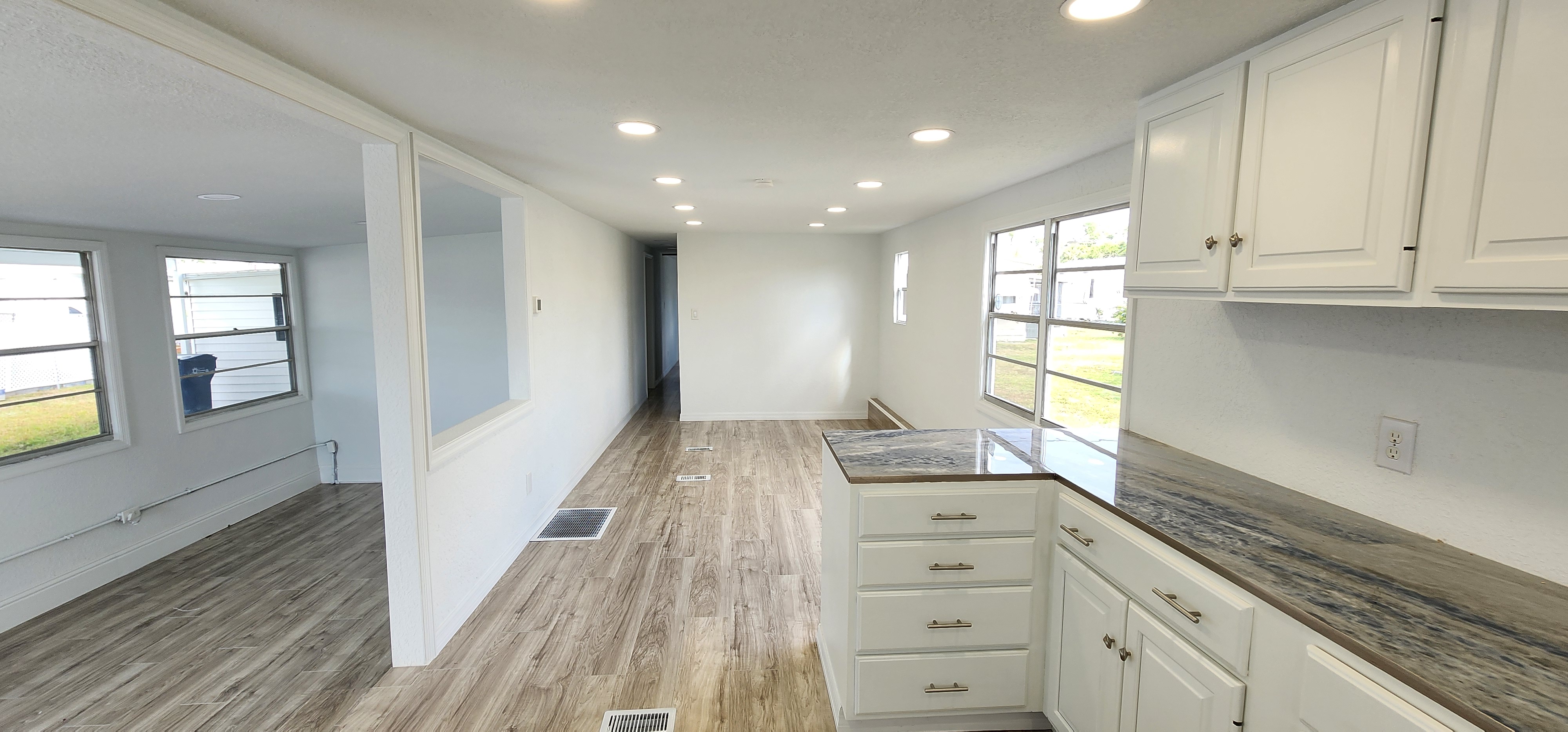 5215 5th Street Circle, Bradenton, Florida 34207, 2 Bedrooms Bedrooms, ,2 BathroomsBathrooms,55-Plus Mobile Home,For Sale,5th Street Circle,3594