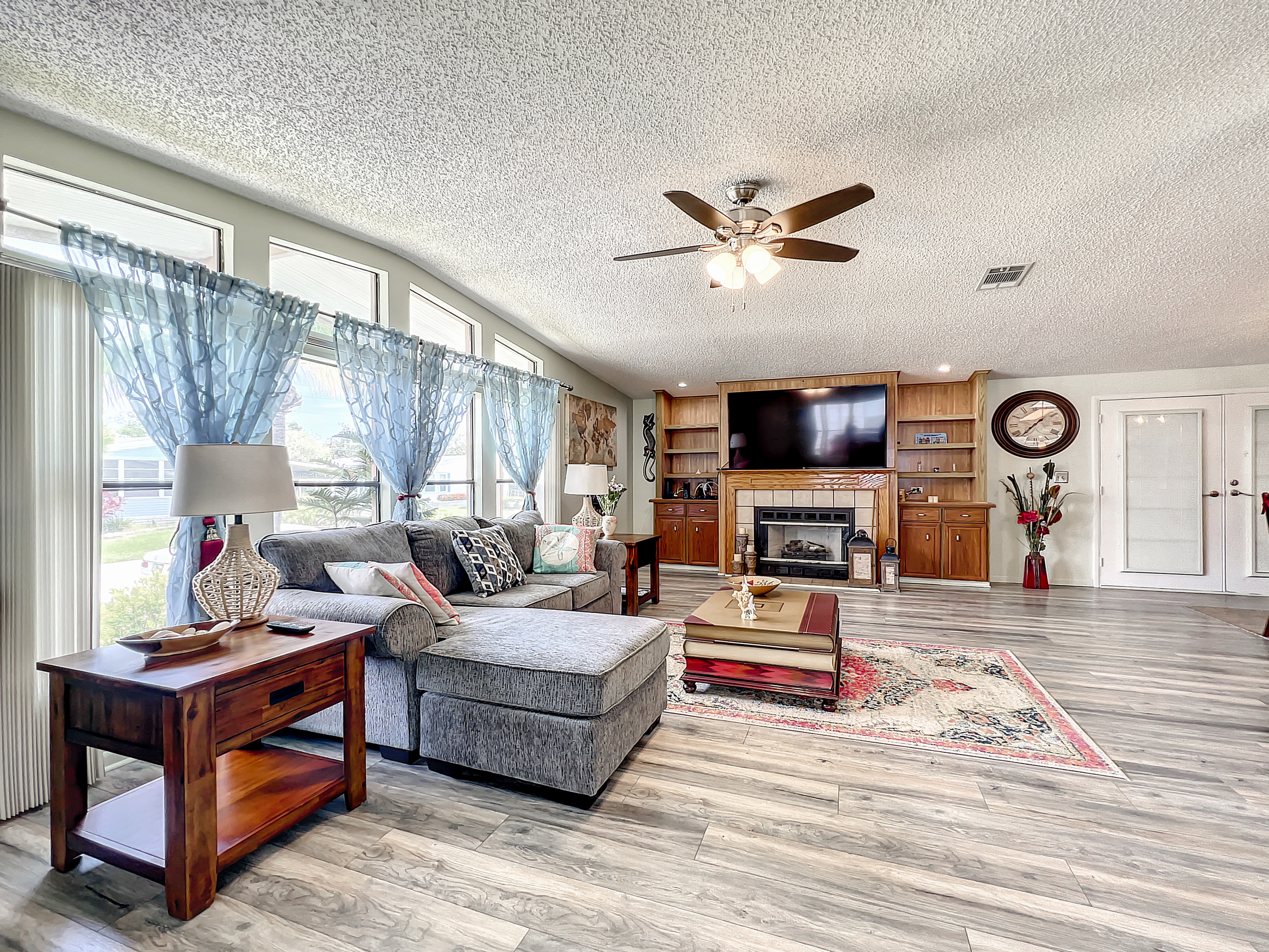 3811 Buena Vista Drive South, Ellenton, Florida 34222, 2 Bedrooms Bedrooms, ,2 BathroomsBathrooms,55-Plus Mobile Home,For Sale,Buena Vista Drive South,3601