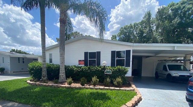 4324 Dirkshire Loop, Lakeland, Florida 33801, 3 Bedrooms Bedrooms, ,2 BathroomsBathrooms,55-Plus Mobile Home,For Sale,Dirkshire Loop,3619