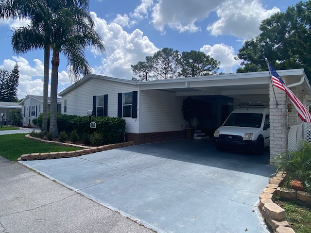 4324 Dirkshire Loop, Lakeland, Florida 33801, 3 Bedrooms Bedrooms, ,2 BathroomsBathrooms,55-Plus Mobile Home,For Sale,Dirkshire Loop,3619