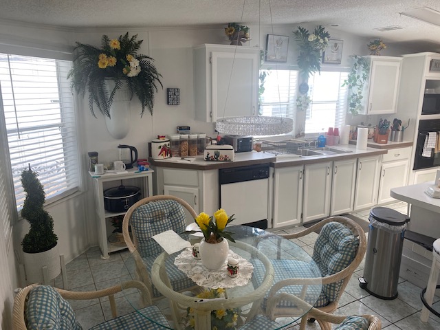 4324 Dirkshire Loop, Lakeland, Florida 33801, 3 Bedrooms Bedrooms, ,2 BathroomsBathrooms,55-Plus Mobile Home,For Sale,Dirkshire Loop,3619