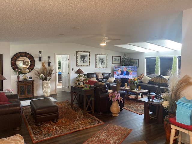 4324 Dirkshire Loop, Lakeland, Florida 33801, 3 Bedrooms Bedrooms, ,2 BathroomsBathrooms,55-Plus Mobile Home,For Sale,Dirkshire Loop,3619