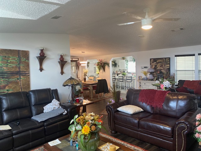 4324 Dirkshire Loop, Lakeland, Florida 33801, 3 Bedrooms Bedrooms, ,2 BathroomsBathrooms,55-Plus Mobile Home,For Sale,Dirkshire Loop,3619