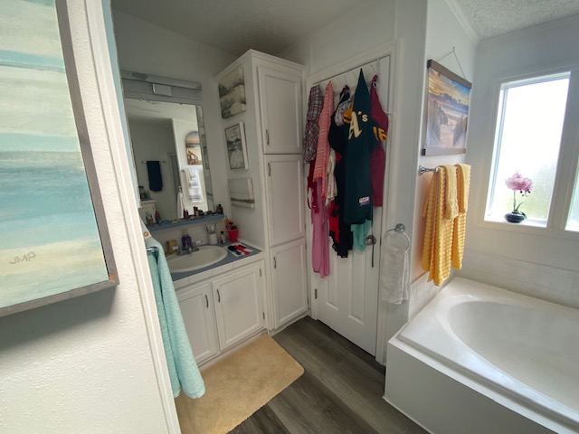 4324 Dirkshire Loop, Lakeland, Florida 33801, 3 Bedrooms Bedrooms, ,2 BathroomsBathrooms,55-Plus Mobile Home,For Sale,Dirkshire Loop,3619