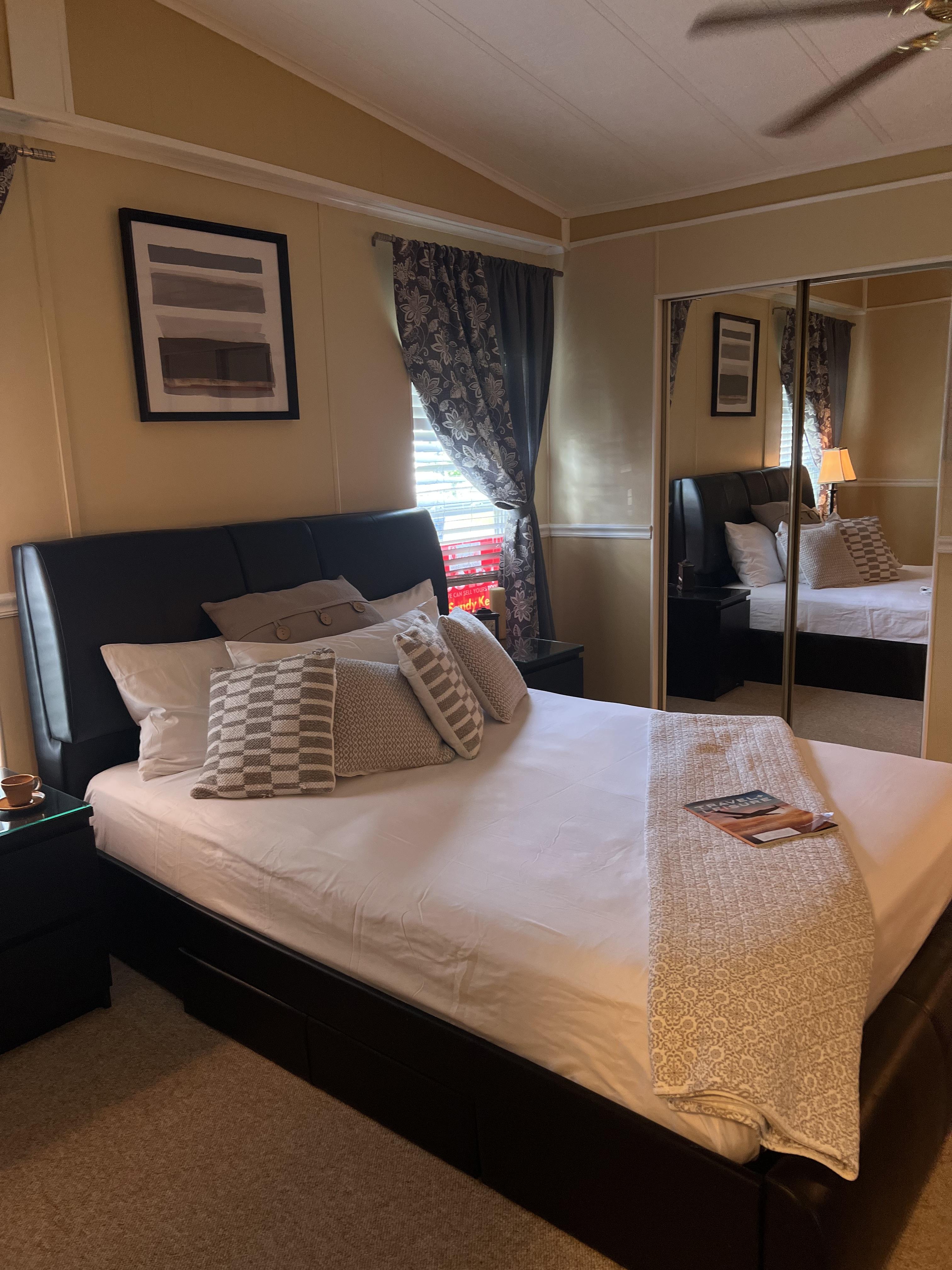 5700 Bayshore Road, Lot 709, Palmetto, Florida 34221, 2 Bedrooms Bedrooms, ,2 BathroomsBathrooms,55-Plus Mobile Home,For Sale,Bayshore Road, Lot 709,3623