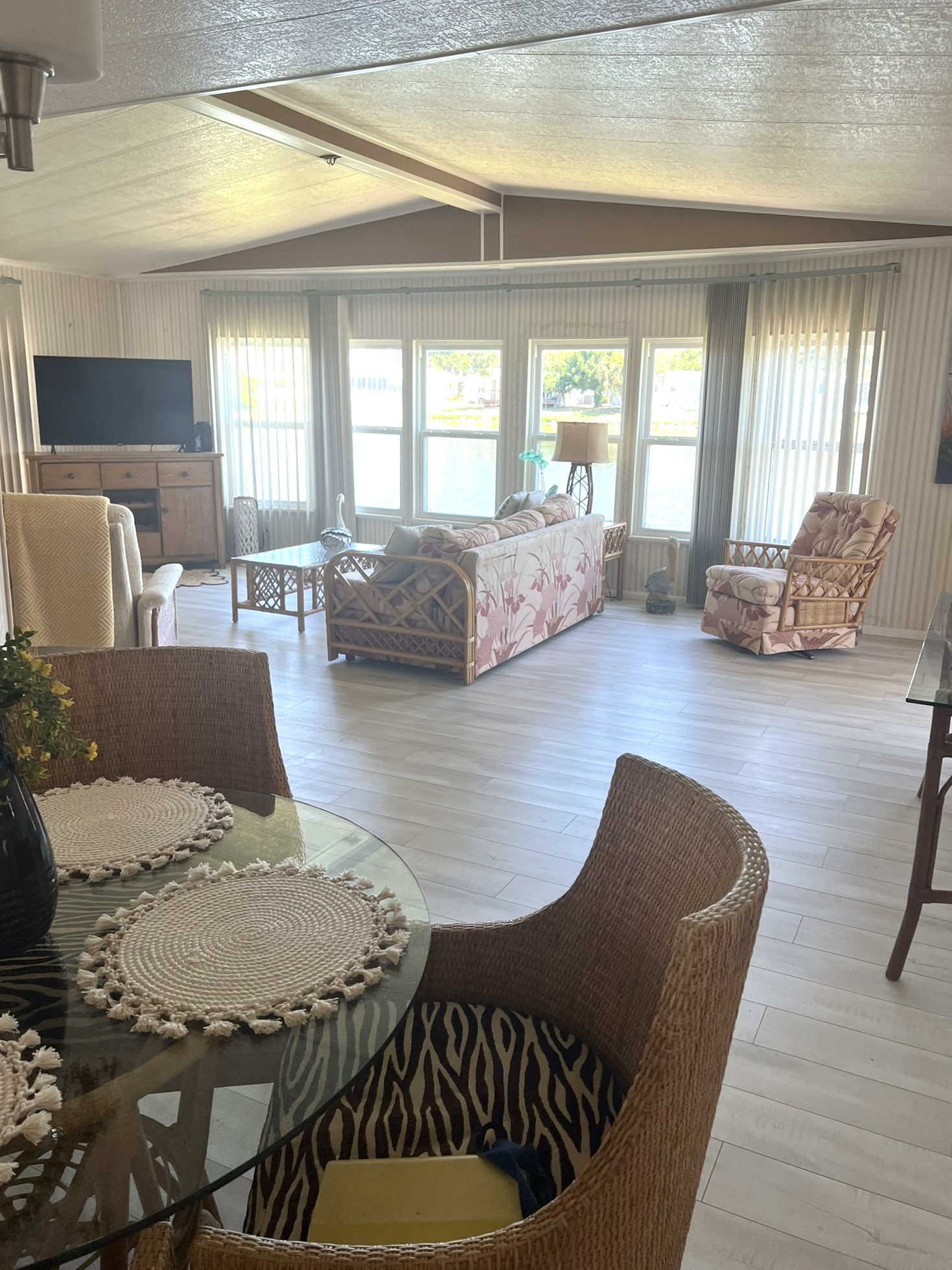 5700 Bayshore Road, Lot 709, Palmetto, Florida 34221, 2 Bedrooms Bedrooms, ,2 BathroomsBathrooms,55-Plus Mobile Home,For Sale,Bayshore Road, Lot 709,3623