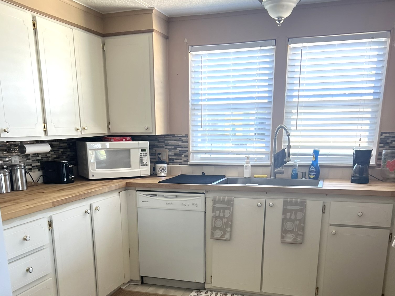 5700 Bayshore Road, Lot 709, Palmetto, Florida 34221, 2 Bedrooms Bedrooms, ,2 BathroomsBathrooms,55-Plus Mobile Home,For Sale,Bayshore Road, Lot 709,3623