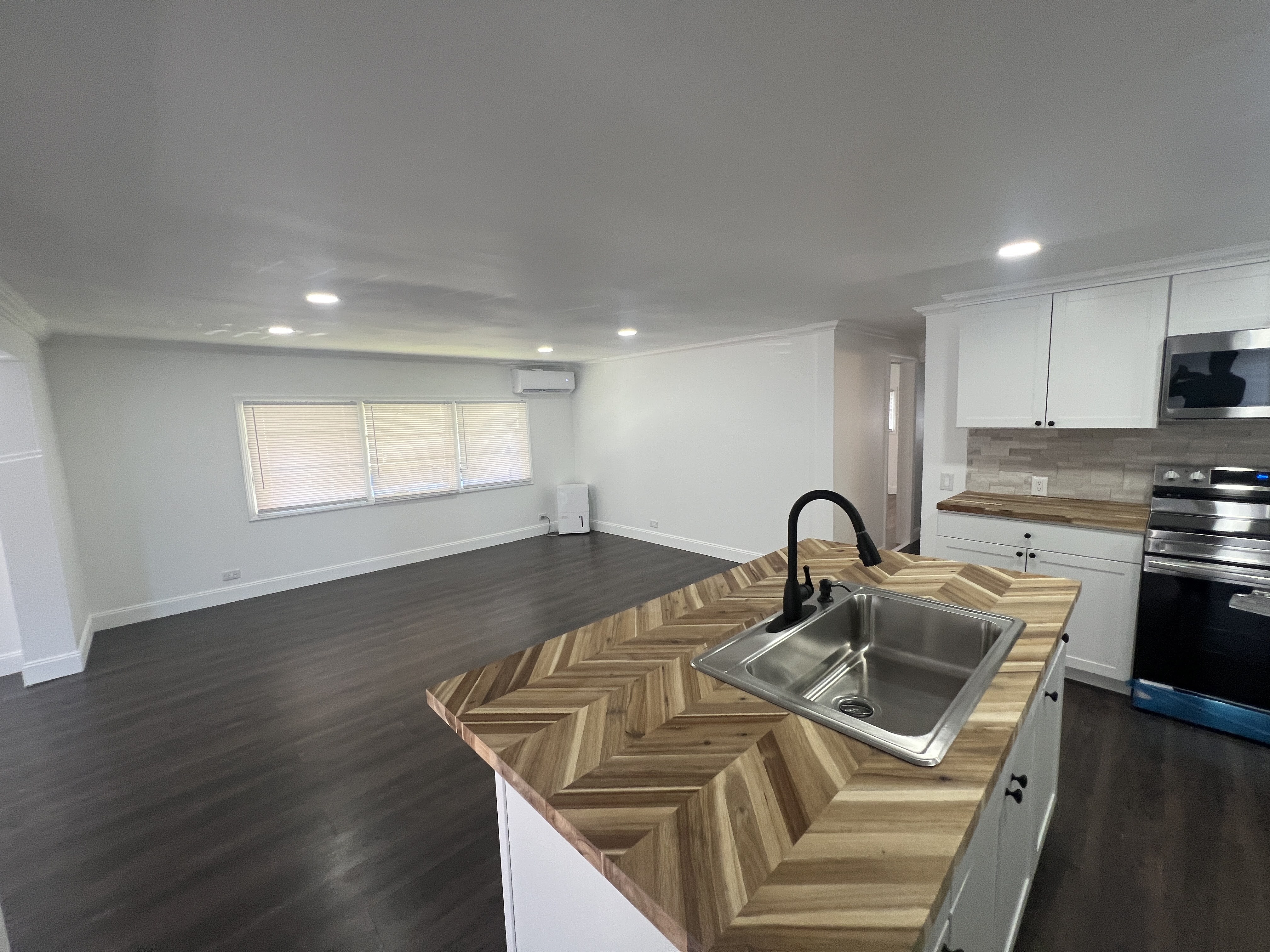 4300 E Bay Drive, Lot 322, Clearwater, Florida 33764, 2 Bedrooms Bedrooms, ,2 BathroomsBathrooms,55-Plus Mobile Home,For Sale,E Bay Drive, Lot 322,3633