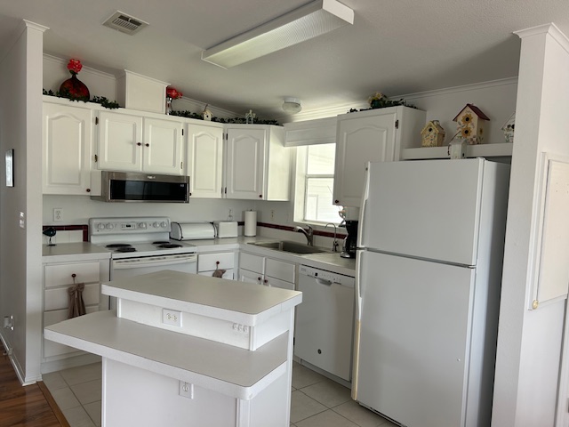 3520 Lauren Ct, Ellenton, Florida 34222, 2 Bedrooms Bedrooms, ,2 BathroomsBathrooms,55-Plus Mobile Home,For Sale,Lauren Ct,3679