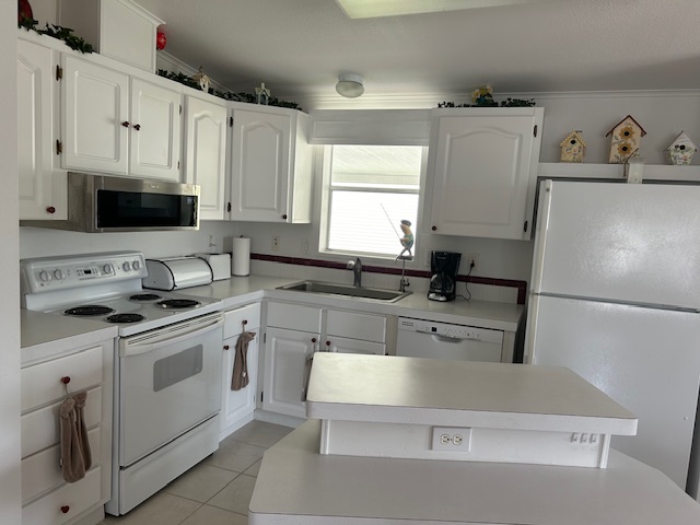 3520 Lauren Ct, Ellenton, Florida 34222, 2 Bedrooms Bedrooms, ,2 BathroomsBathrooms,55-Plus Mobile Home,For Sale,Lauren Ct,3679