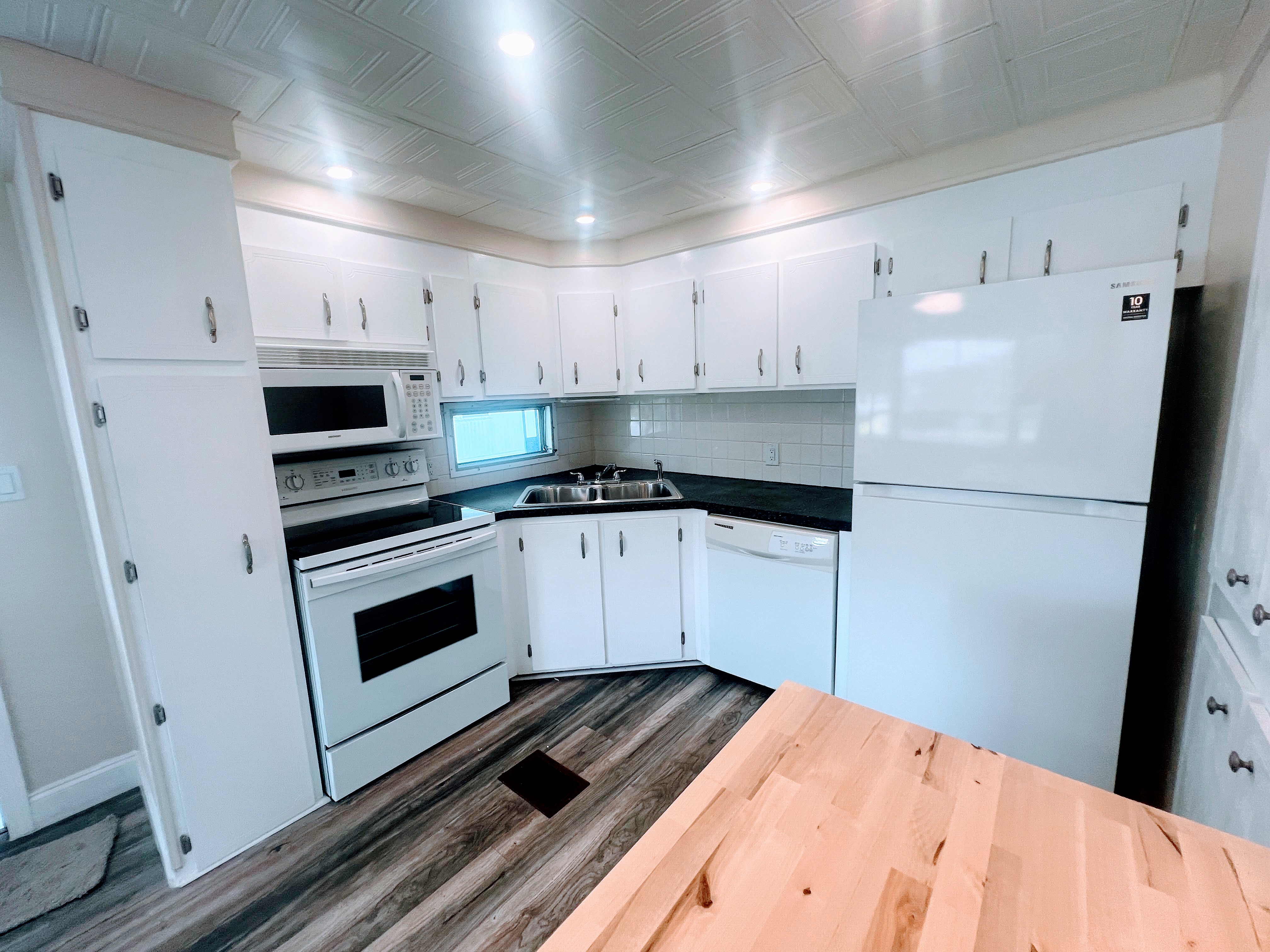 29081 US Hwy 19 N, Lot 256, Clearwater, Florida 33761, 2 Bedrooms Bedrooms, ,2 BathroomsBathrooms,55-Plus Mobile Home,For Sale,US Hwy 19 N, Lot 256,3704
