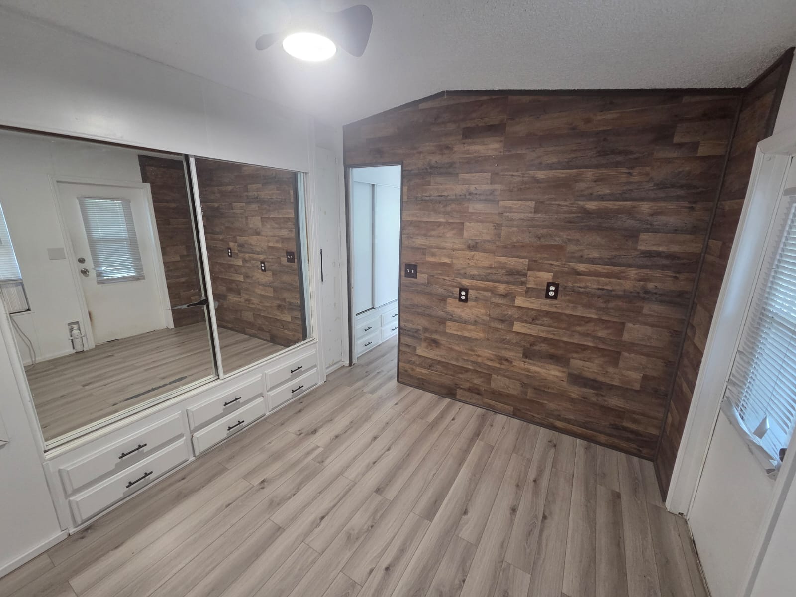 16860 US Hwy 19 N, Lot 270, Clearwater, Florida 33764, 1 Bedroom Bedrooms, ,1 BathroomBathrooms,All - Age Mobile Home,For Sale,US Hwy 19 N, Lot 270,3716