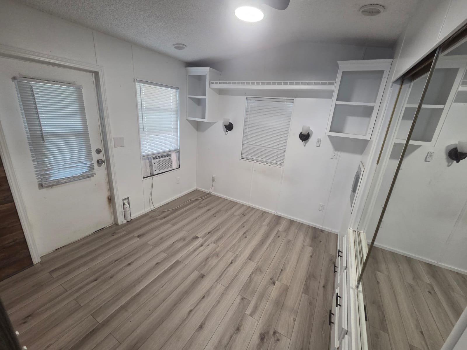 16860 US Hwy 19 N, Lot 270, Clearwater, Florida 33764, 1 Bedroom Bedrooms, ,1 BathroomBathrooms,All - Age Mobile Home,For Sale,US Hwy 19 N, Lot 270,3716