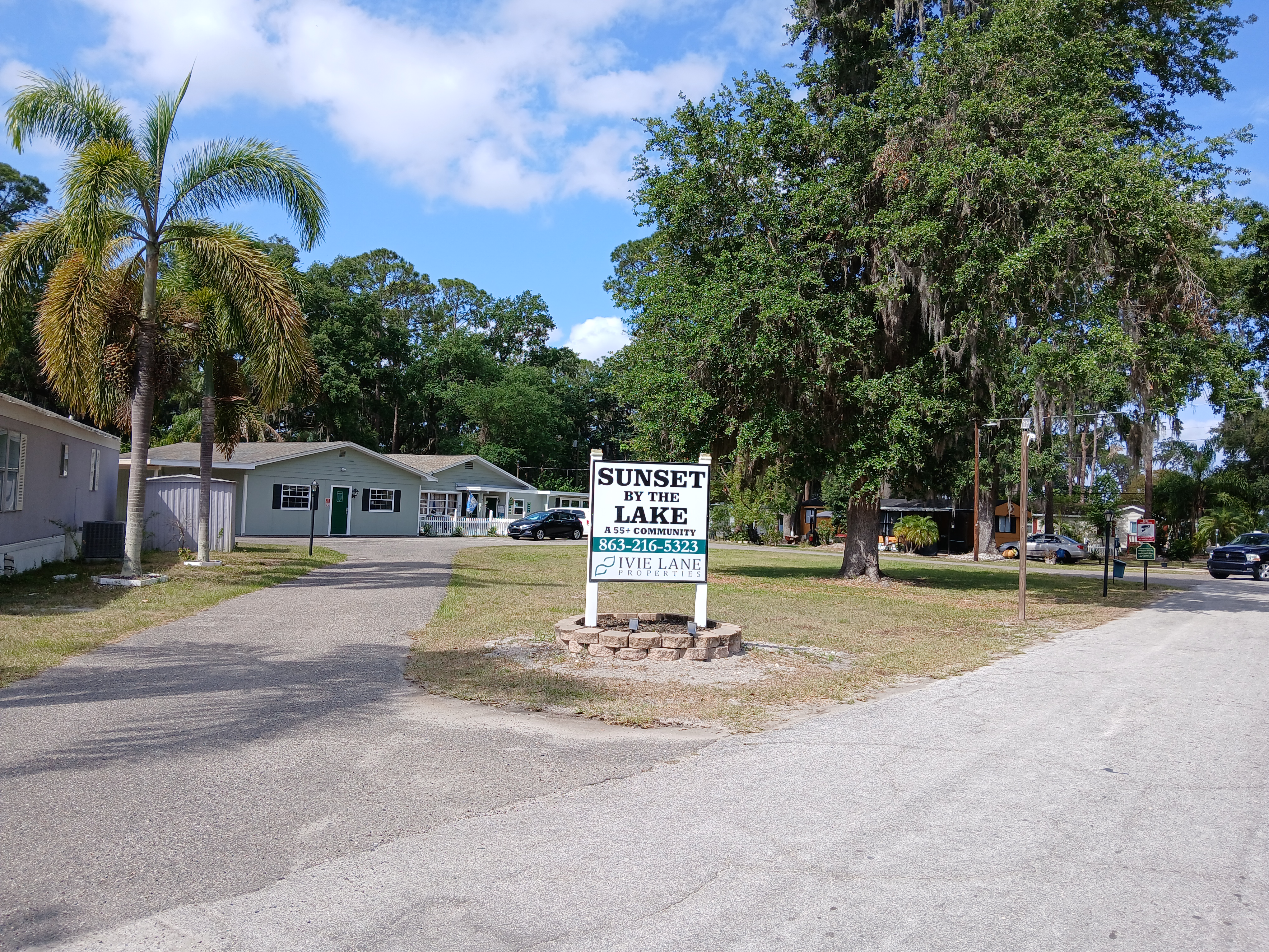 197 Sunset Drive, Lakeland, Florida 33850, 2 Bedrooms Bedrooms, ,1.5 BathroomsBathrooms,55-Plus Mobile Home,For Sale,Sunset Drive,3725