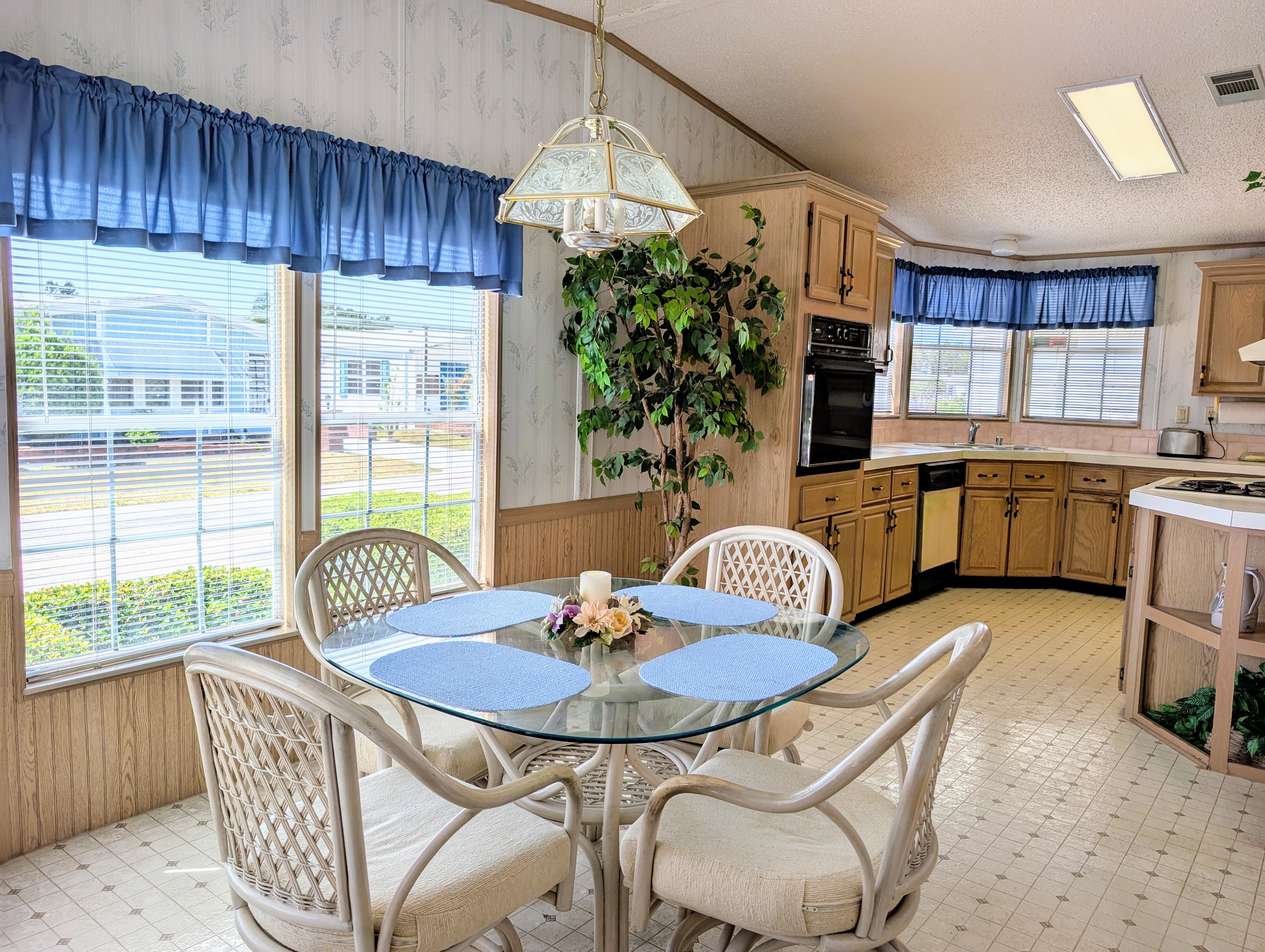 105 Palm Blvd, Parrish, Florida 34219, 2 Bedrooms Bedrooms, ,2 BathroomsBathrooms,55-Plus Mobile Home,For Sale,Palm Blvd,3744