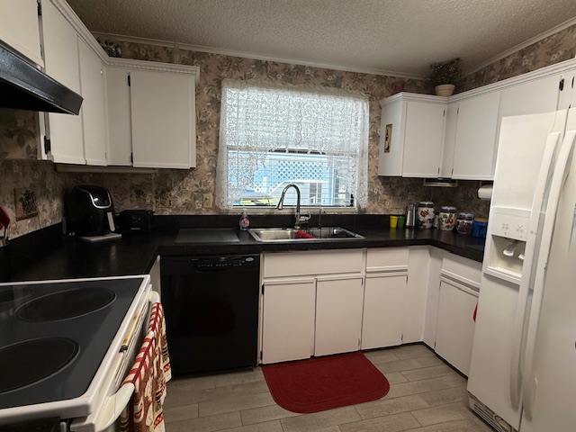 100 Hampton Road, Lot 244, Clearwater, Florida 33759, 2 Bedrooms Bedrooms, ,2 BathroomsBathrooms,55-Plus Mobile Home,For Sale,Hampton Road, Lot 244,3750