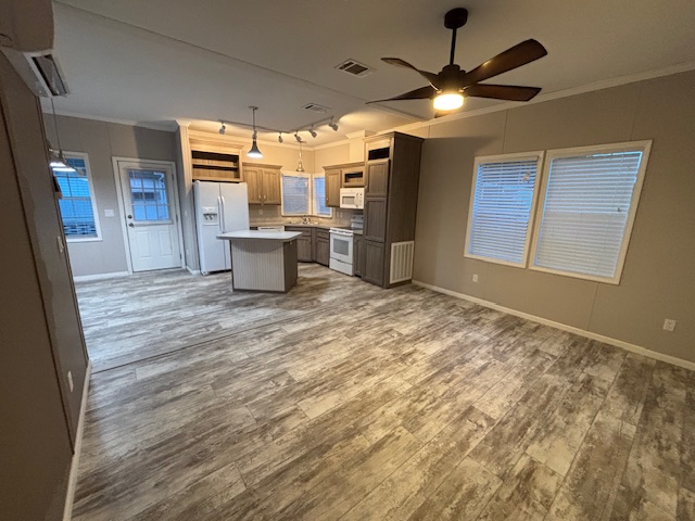 2419 Gulf to Bay Blvd, Lot 713, Clearwater, Florida 33765, 2 Bedrooms Bedrooms, ,2 BathroomsBathrooms,55-Plus Mobile Home,For Sale,Gulf to Bay Blvd, Lot 713,3752