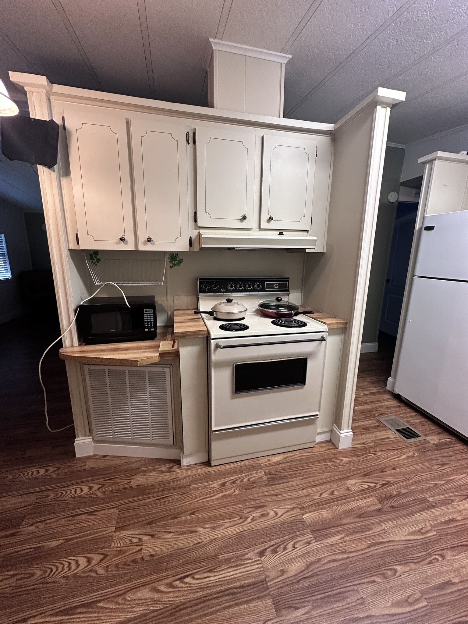 10858 1st Place N, St Petersburg, Florida 33716, 2 Bedrooms Bedrooms, ,2 BathroomsBathrooms,55-Plus Mobile Home,For Sale,1st Place N,3753