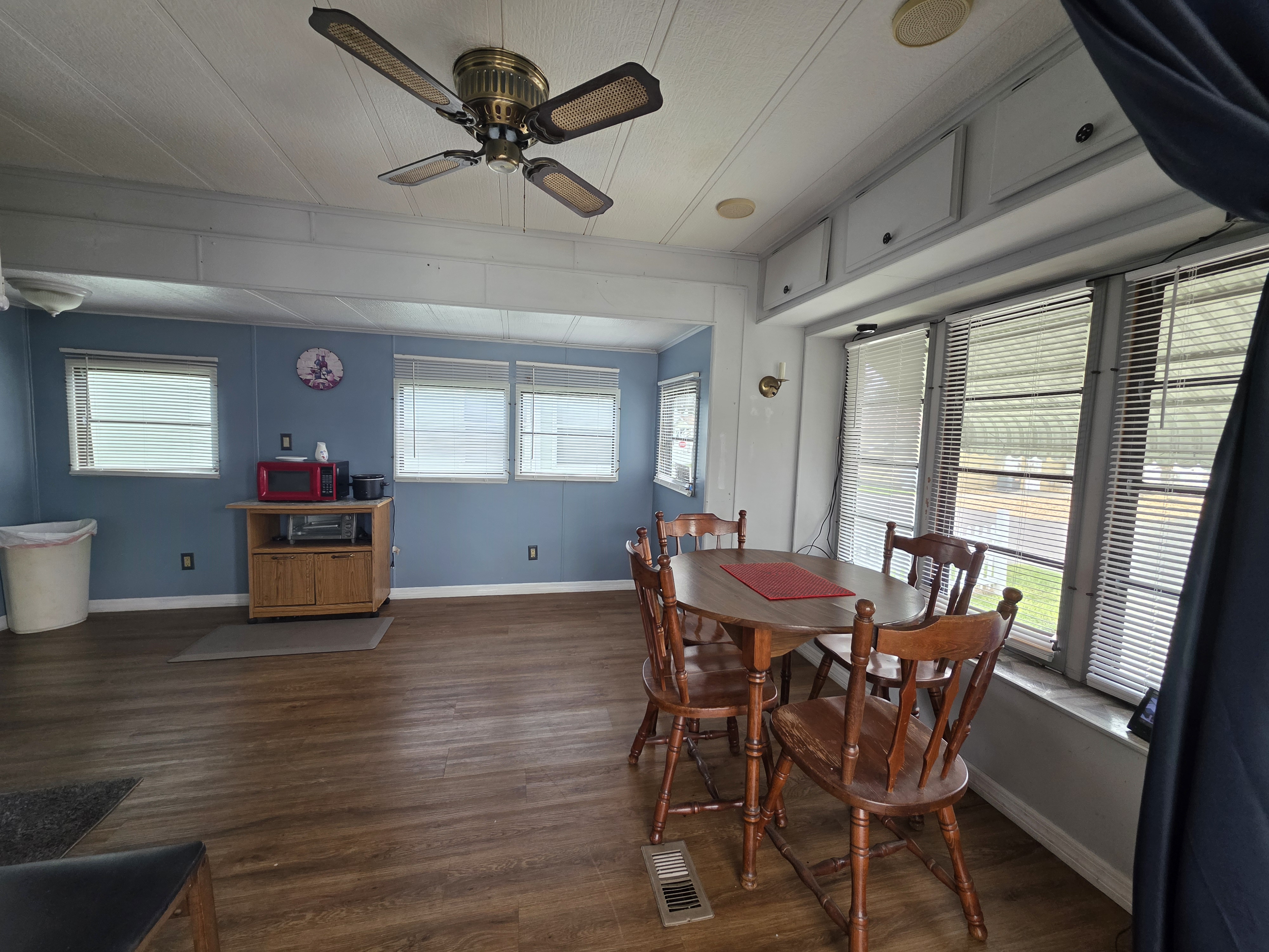 37625 Florence Avenue, Zephyrhills, Florida 33541, 2 Bedrooms Bedrooms, ,1 BathroomBathrooms,55-Plus Mobile Home,For Sale,Florence Avenue,3756