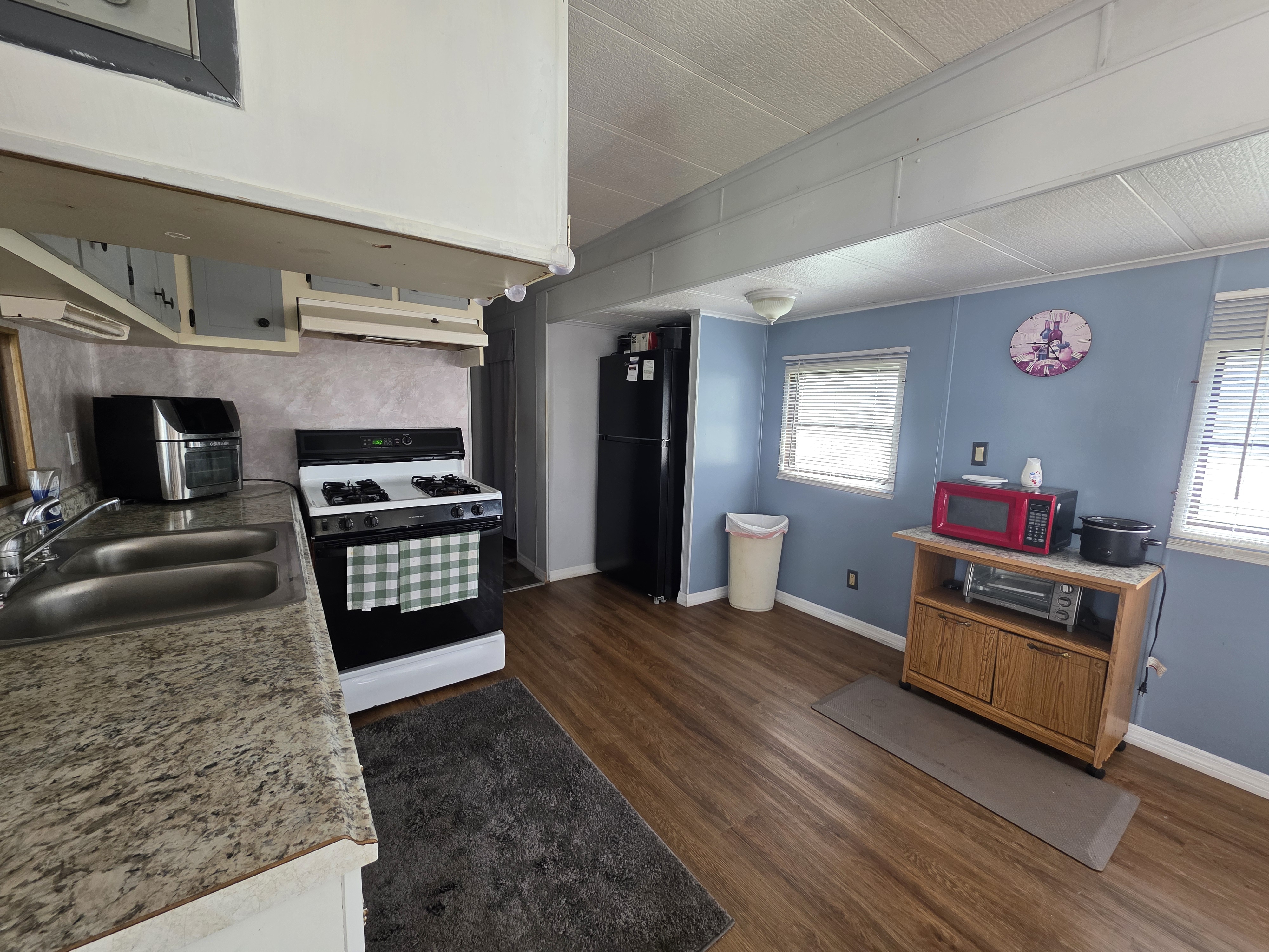 37625 Florence Avenue, Zephyrhills, Florida 33541, 2 Bedrooms Bedrooms, ,1 BathroomBathrooms,55-Plus Mobile Home,For Sale,Florence Avenue,3756