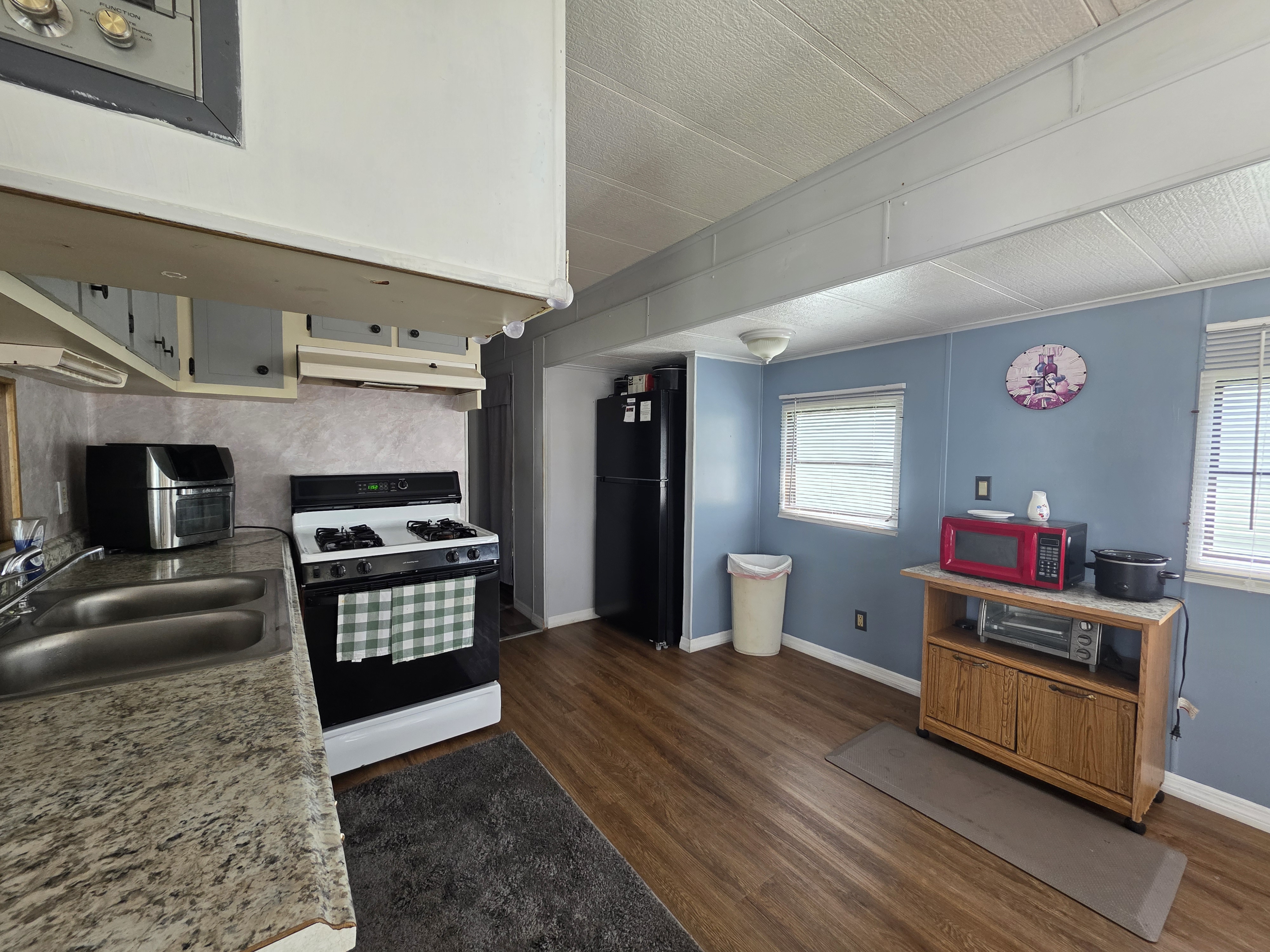 37625 Florence Avenue, Zephyrhills, Florida 33541, 2 Bedrooms Bedrooms, ,1 BathroomBathrooms,55-Plus Mobile Home,For Sale,Florence Avenue,3756